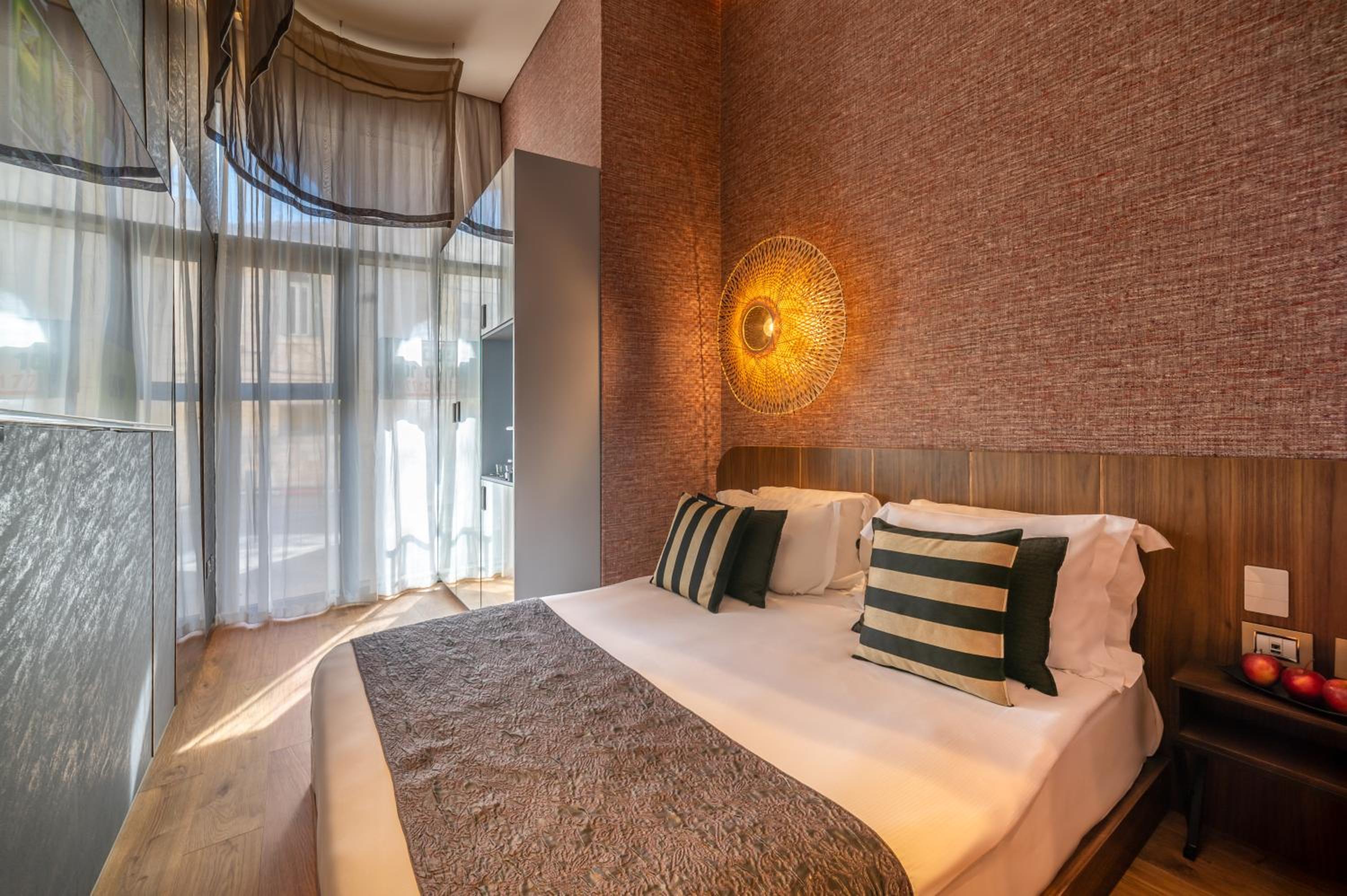 Modern Double Room - Photo 5