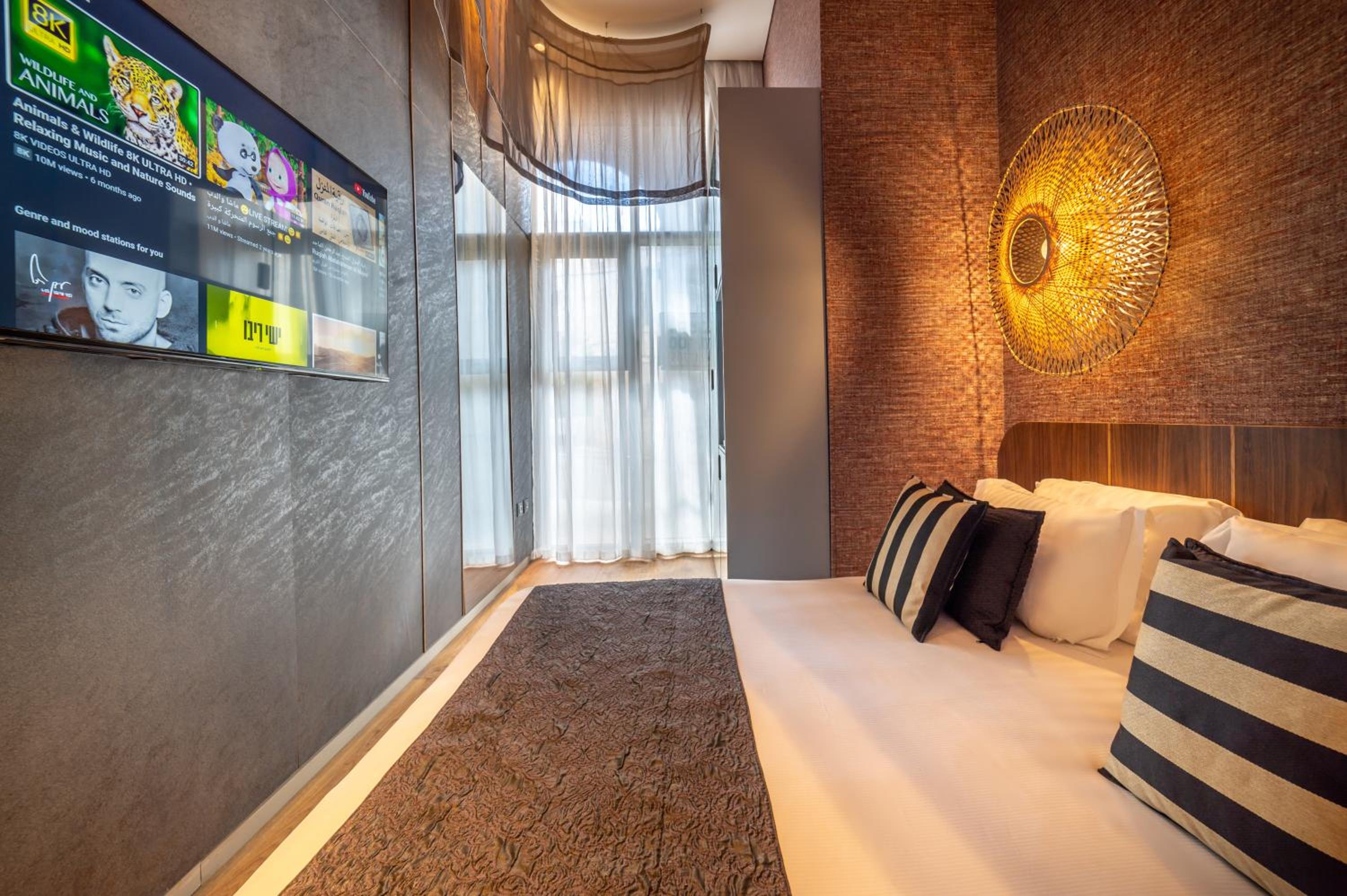 Modern Double Room - Photo 13