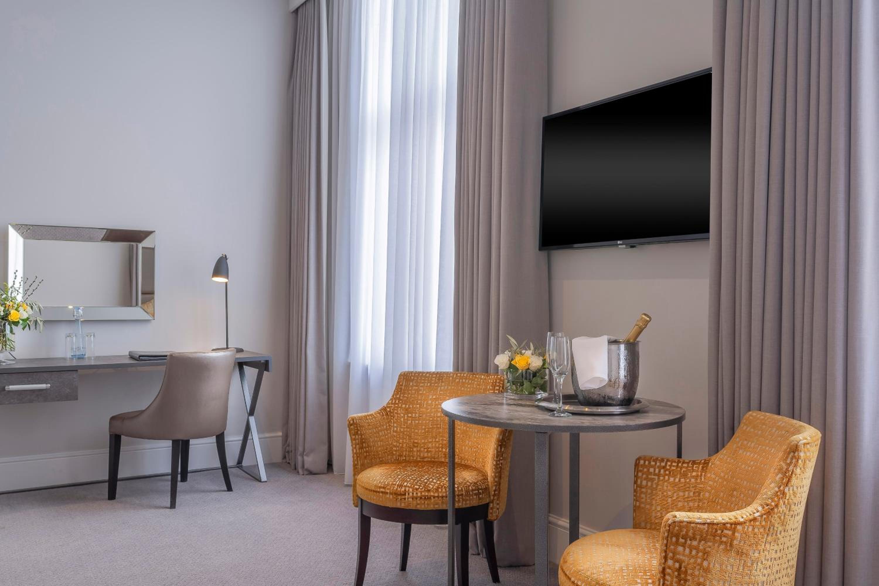 Executive Double Room - Photo 9