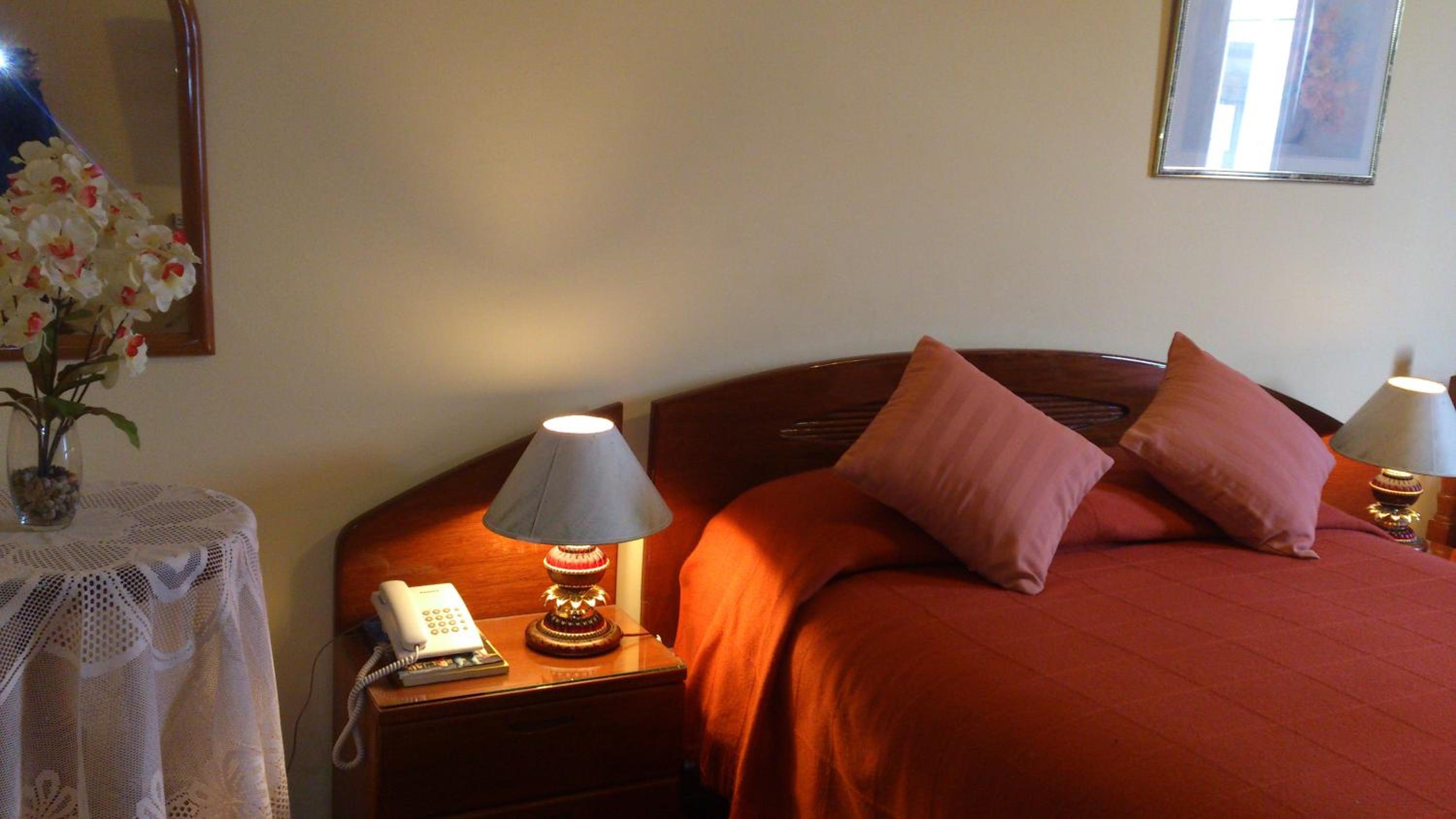 Single Room with Bathroom photo 2
