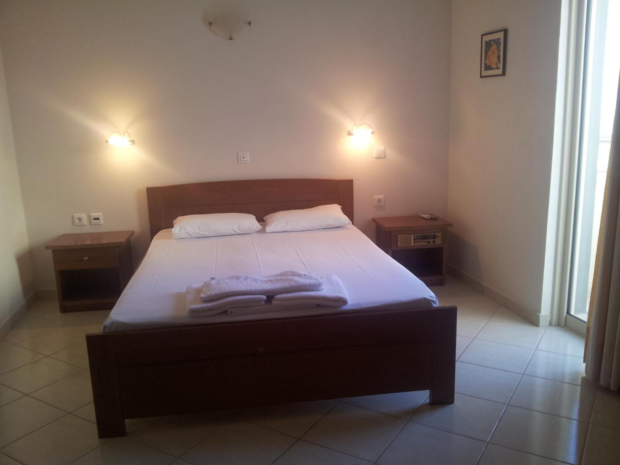 Double or Twin Room - Photo 3