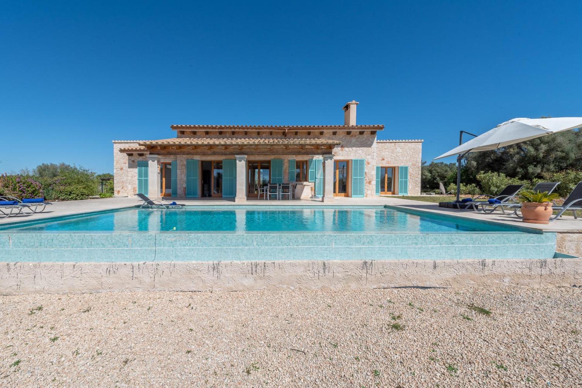 Three-Bedroom Villa photo 3