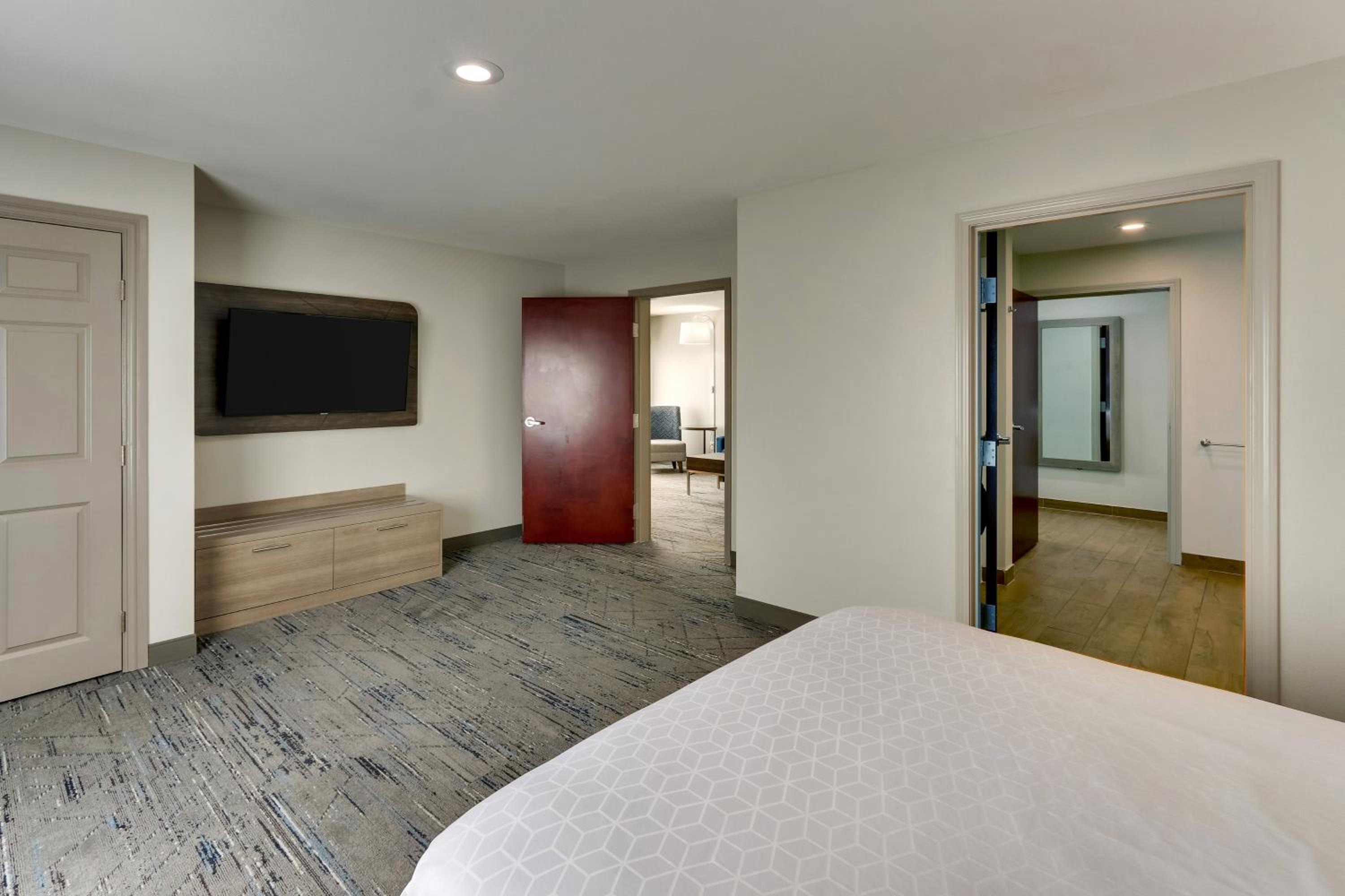 Suite - Mobility Access/Hearing Accessible