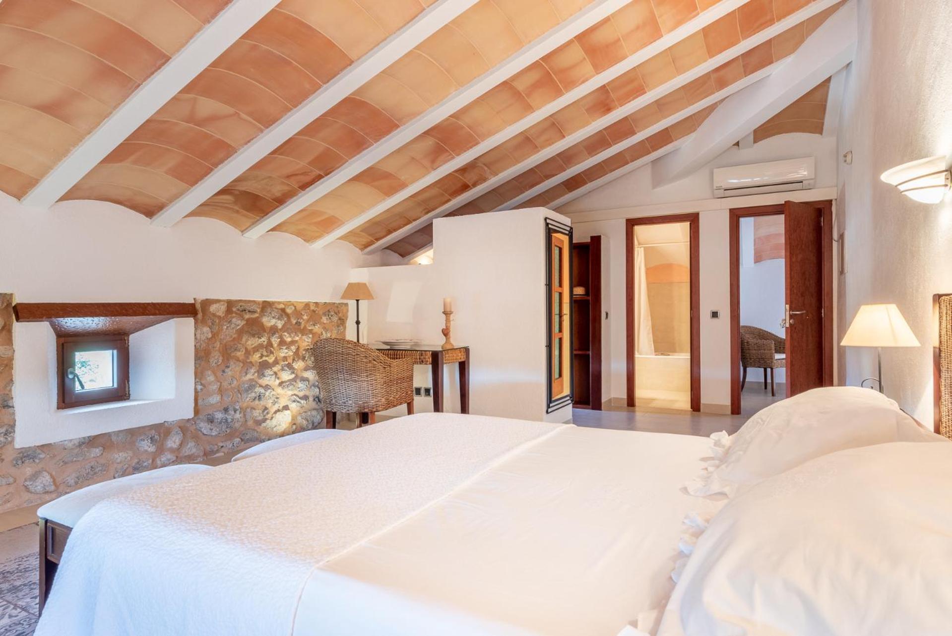 Villa photo 2