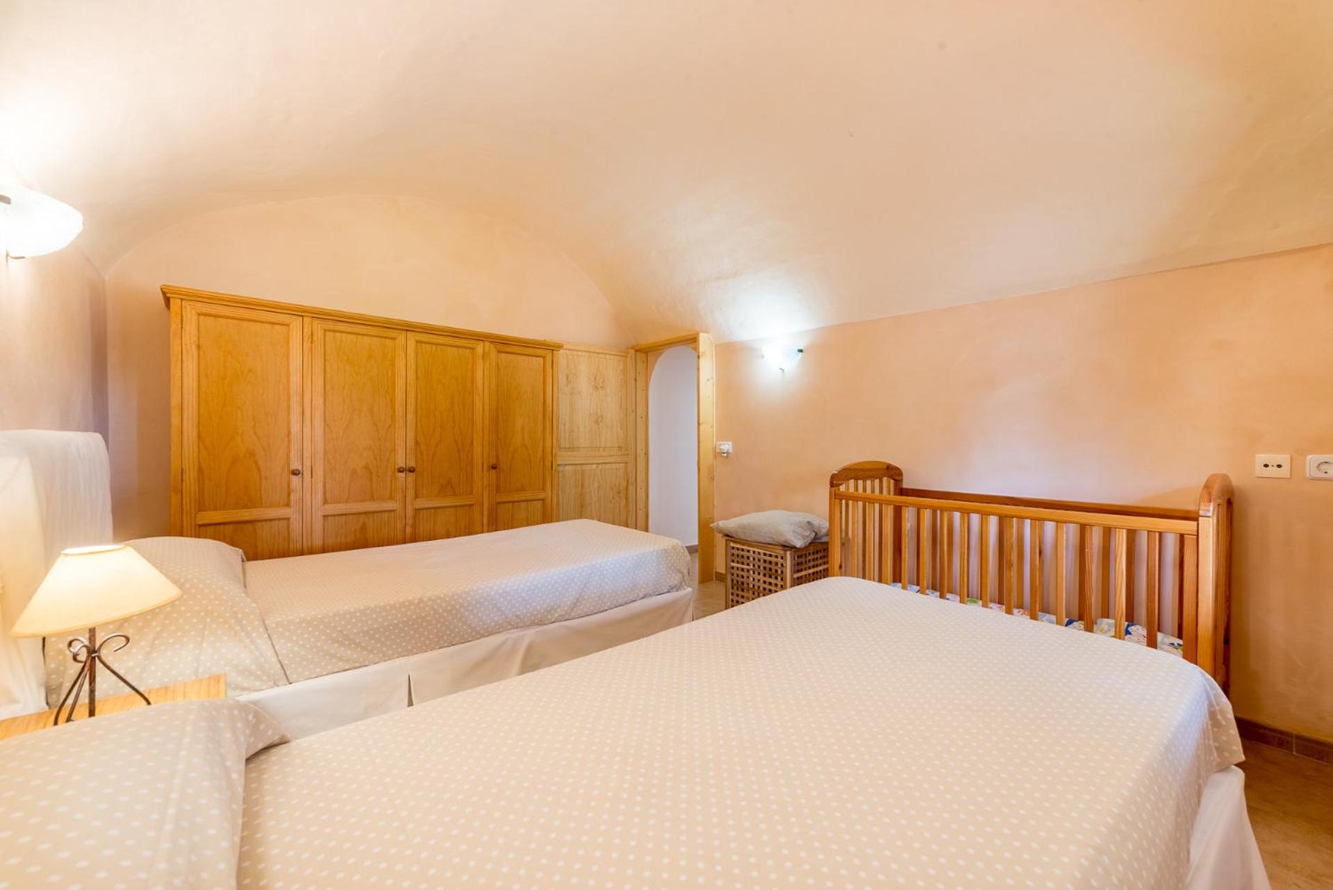 Four-Bedroom House photo 3