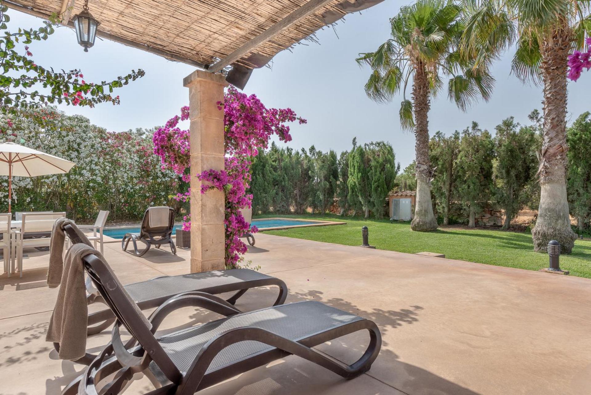 Villa photo 2