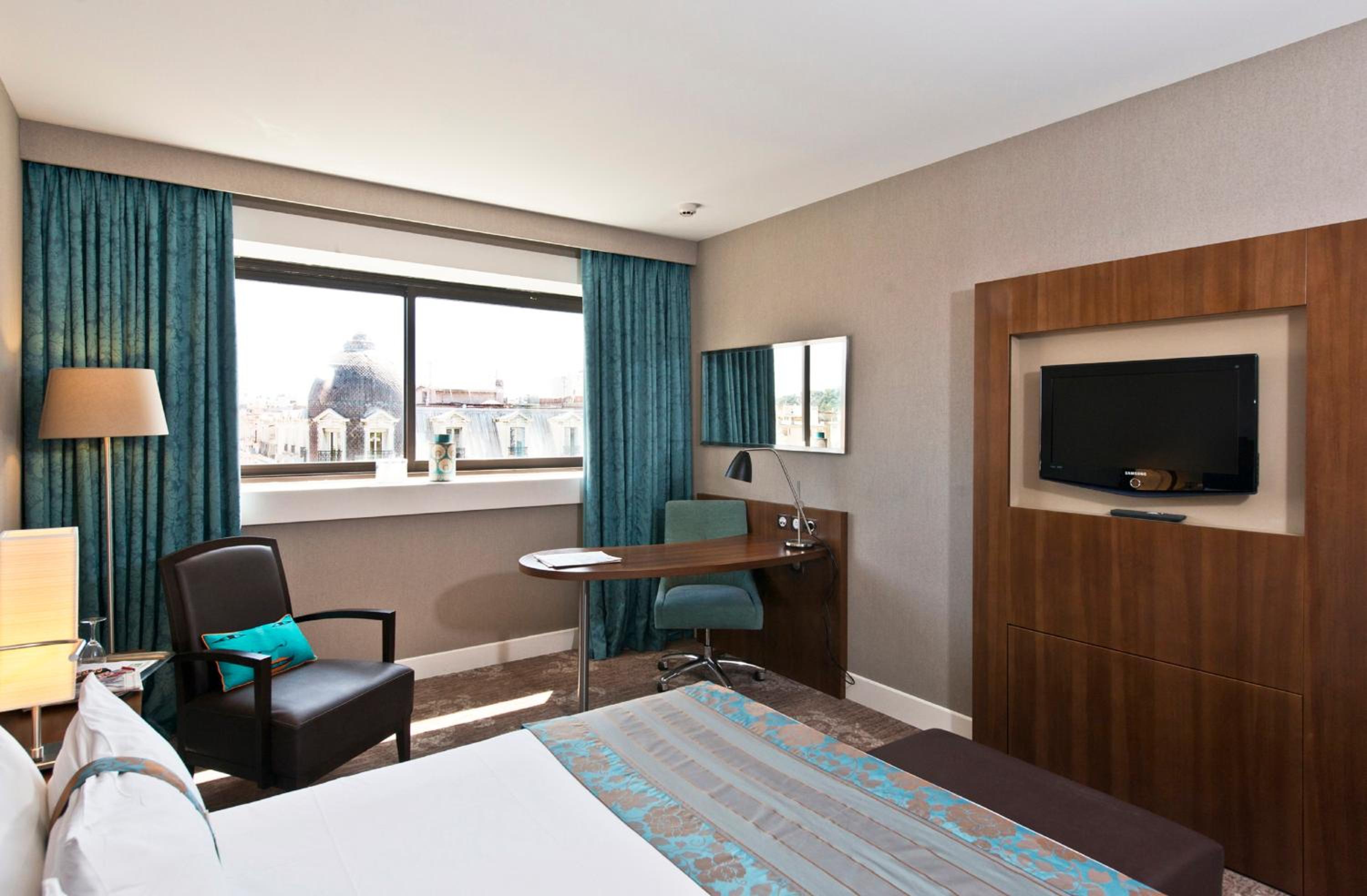 Standard King Room - Non-Smoking  - Photo 5
