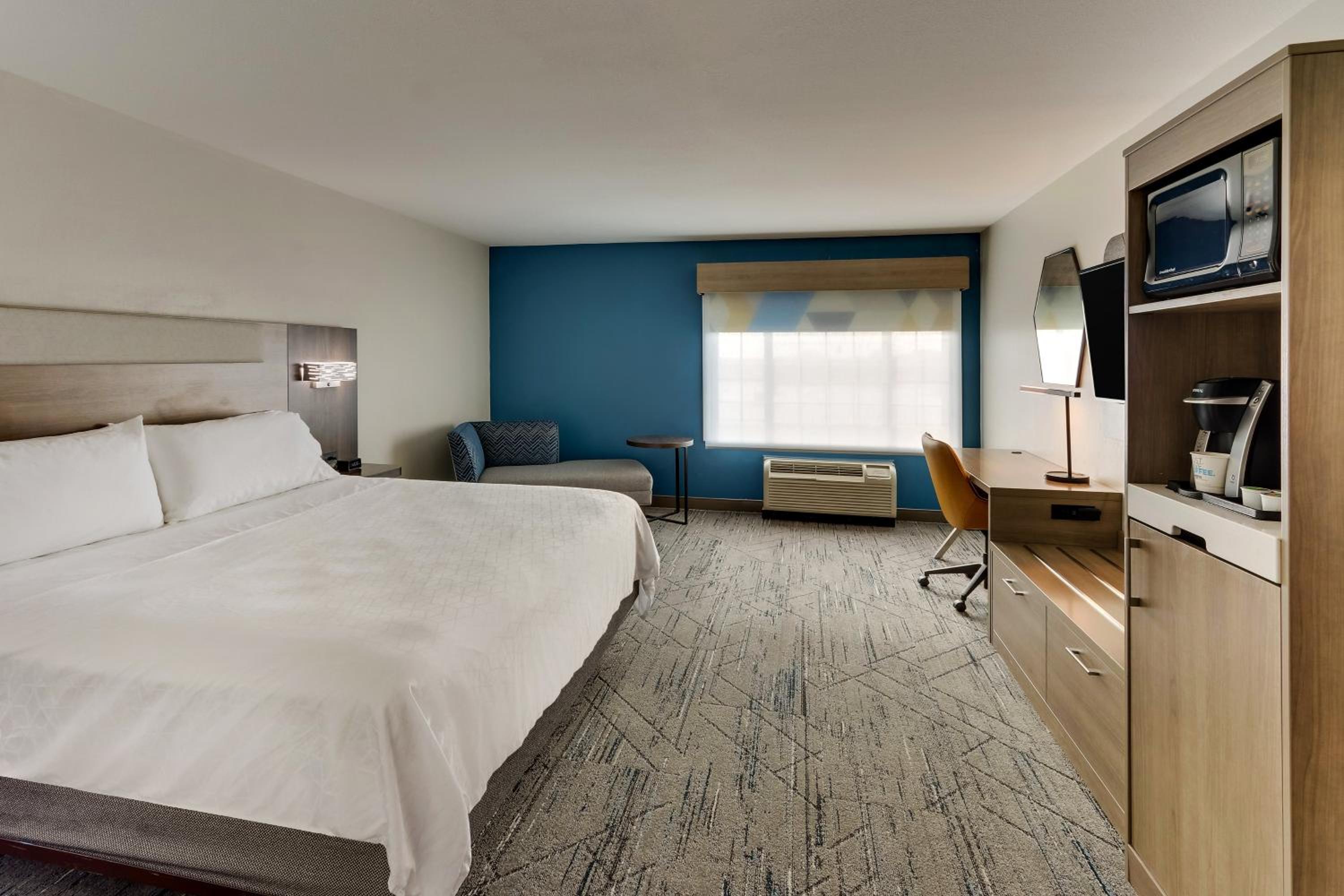 Holiday Inn Express & Suites - Ardmore by IHG, Photo 3
