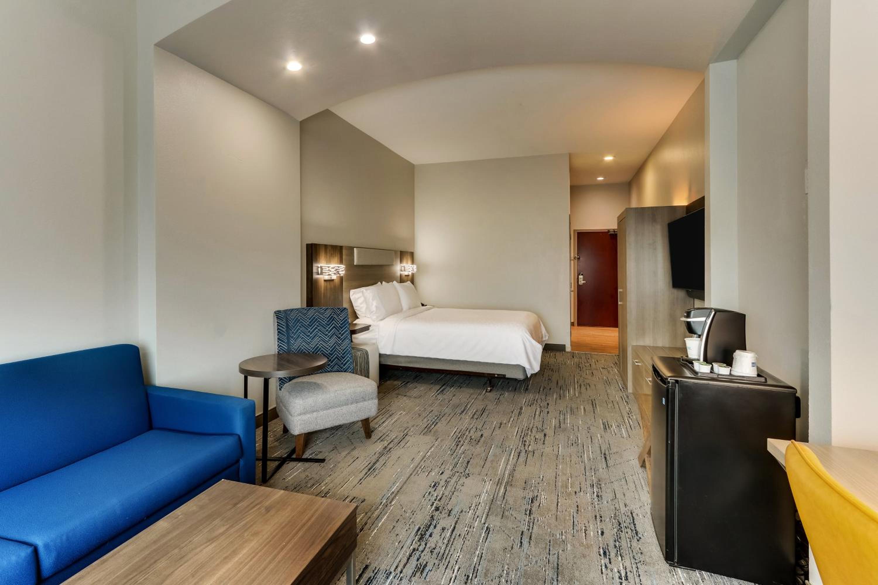 Queen Room - Hearing Accessible - Non-Smoking
