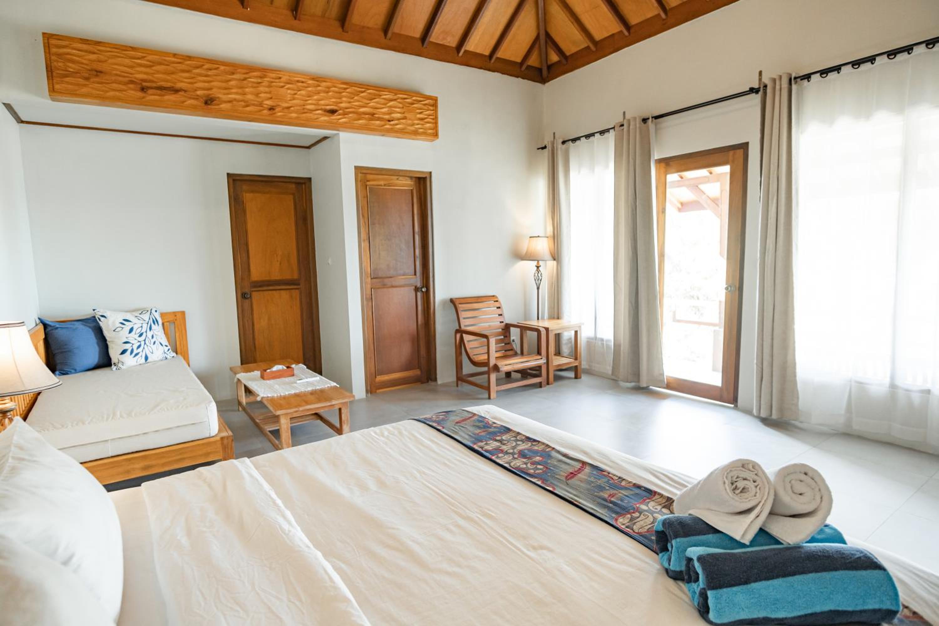 Family Room with Sea View - Photo 1