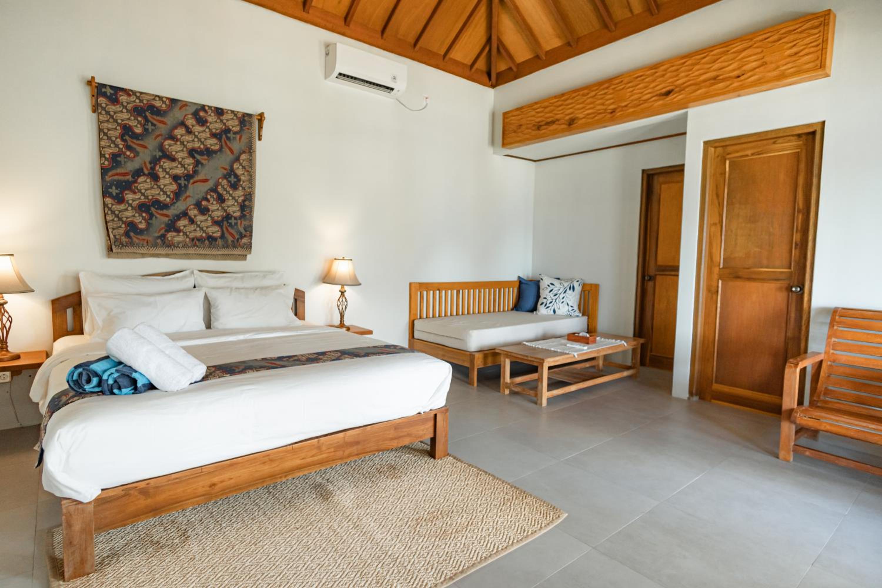 Family Room with Sea View - Photo 2