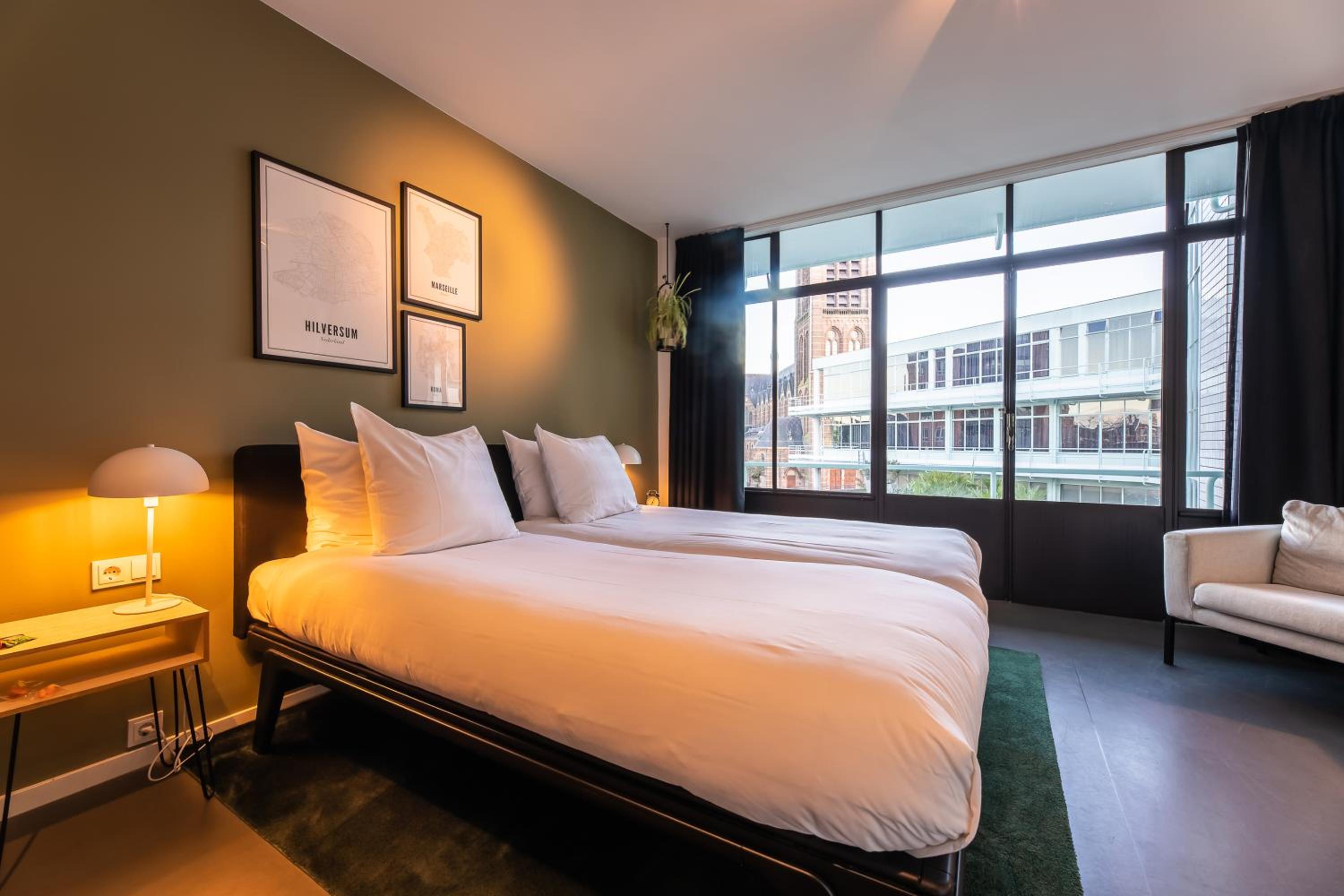 Superior Double or Twin Room with City View - Photo 5