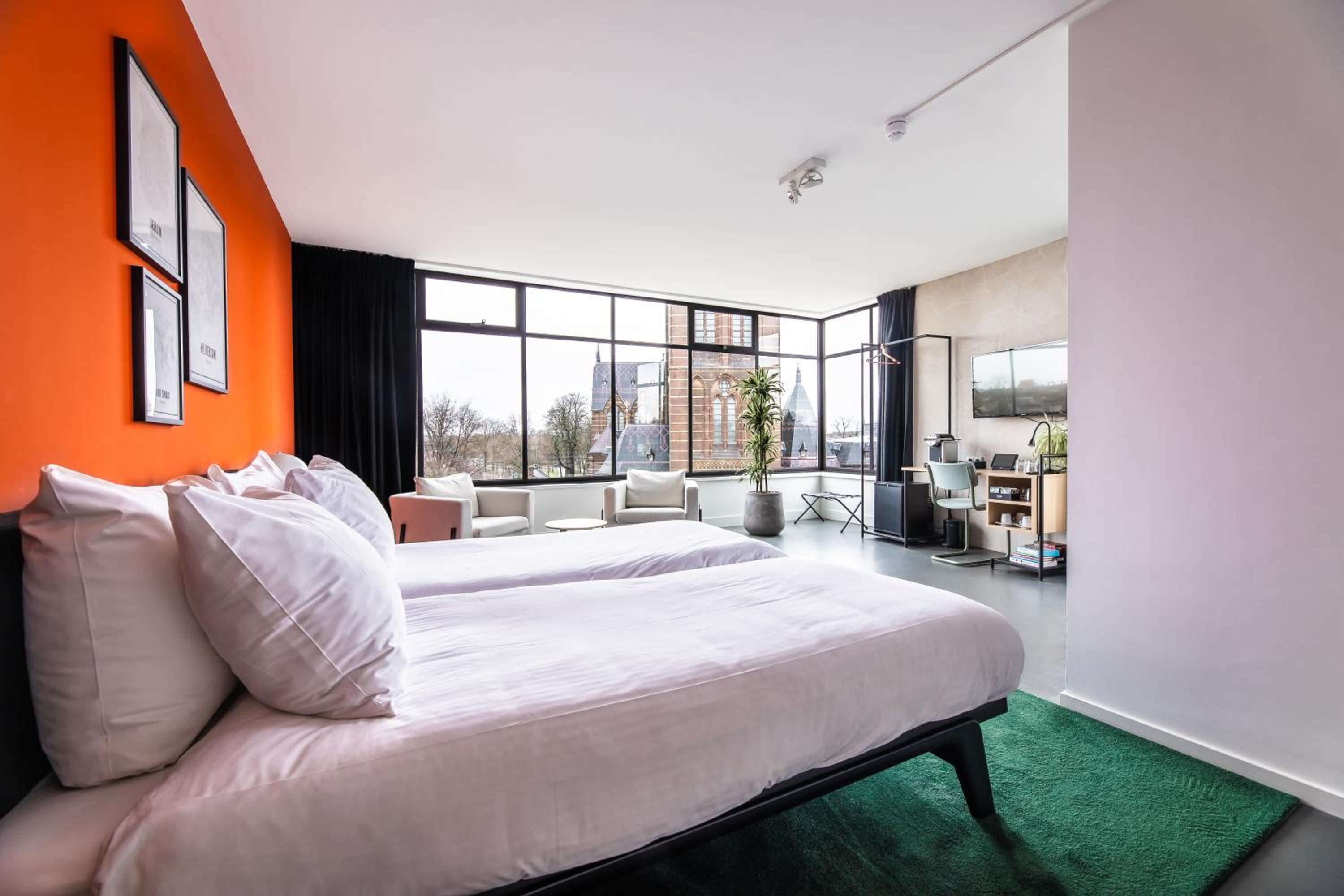 Superior Double or Twin Room with City View - Photo 1