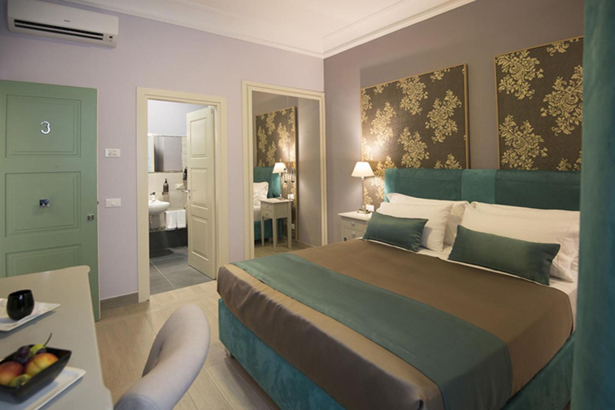 Double Room with Private Bathroom photo 2