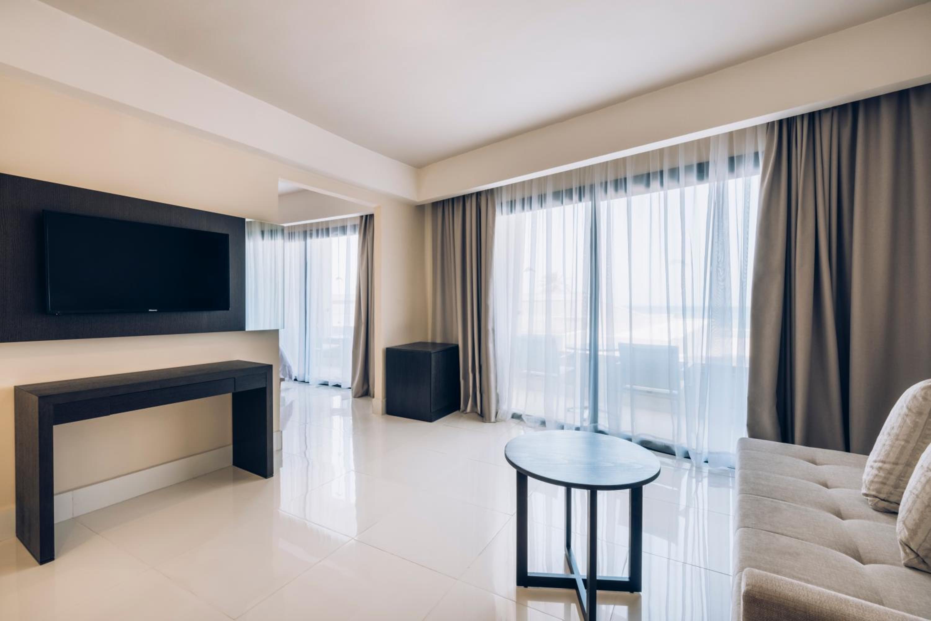 Junior Suite with Sea View photo 2