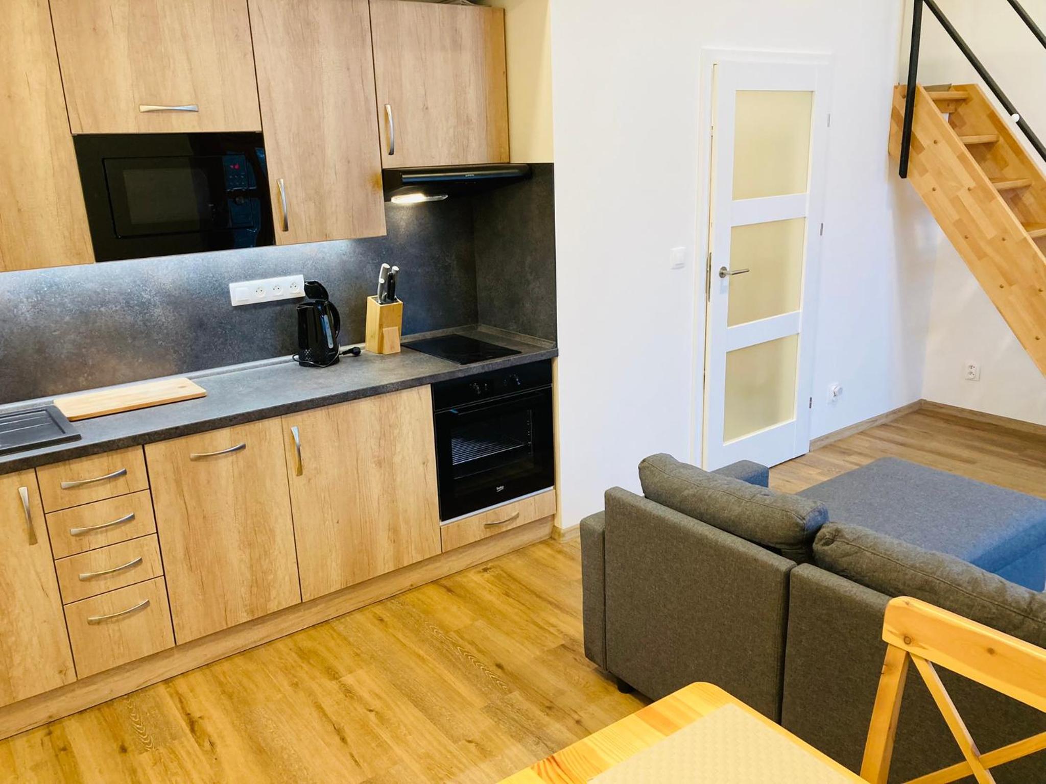 Studio - Split Level - Photo 3