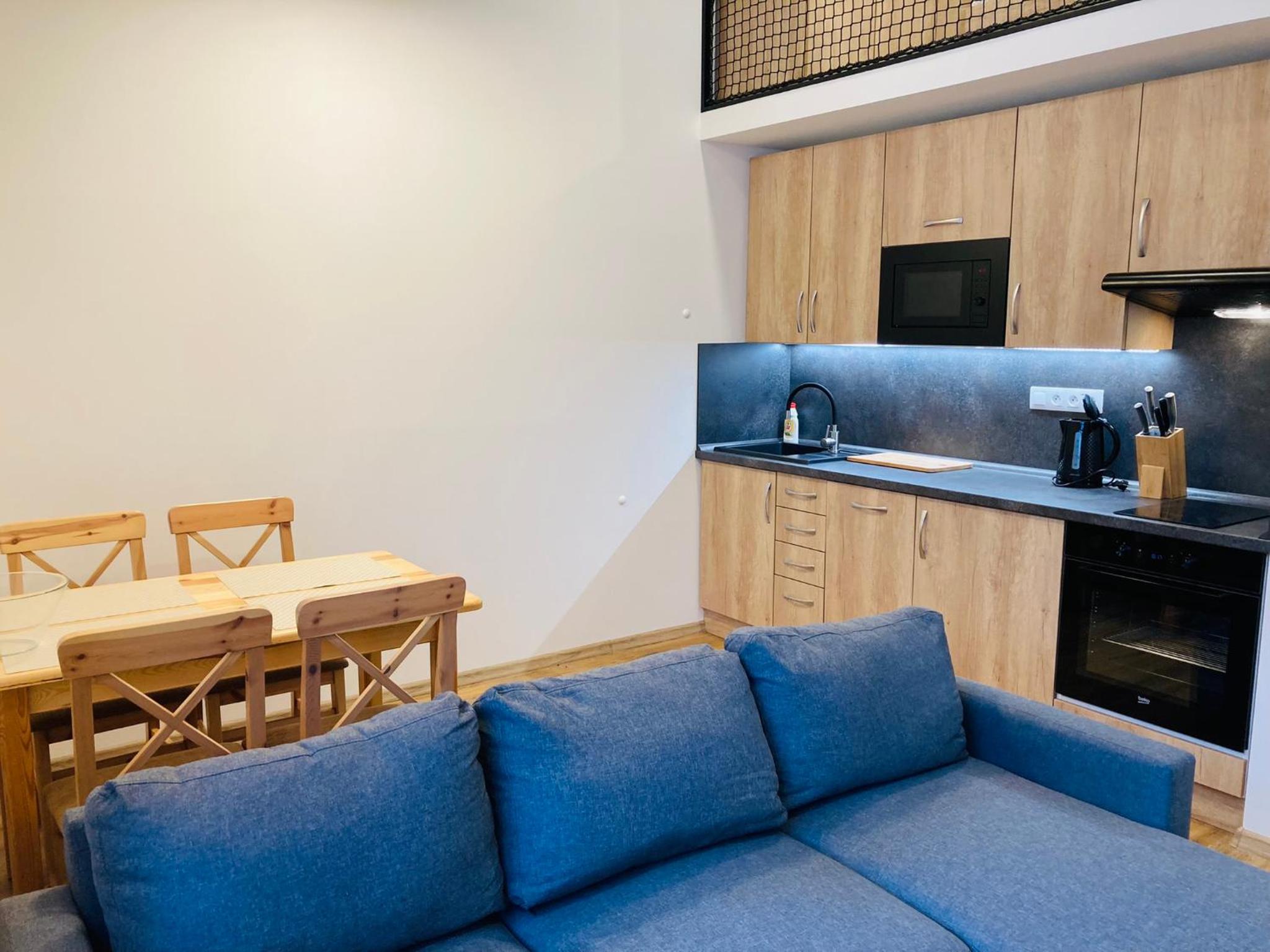 Studio - Split Level - Photo 2