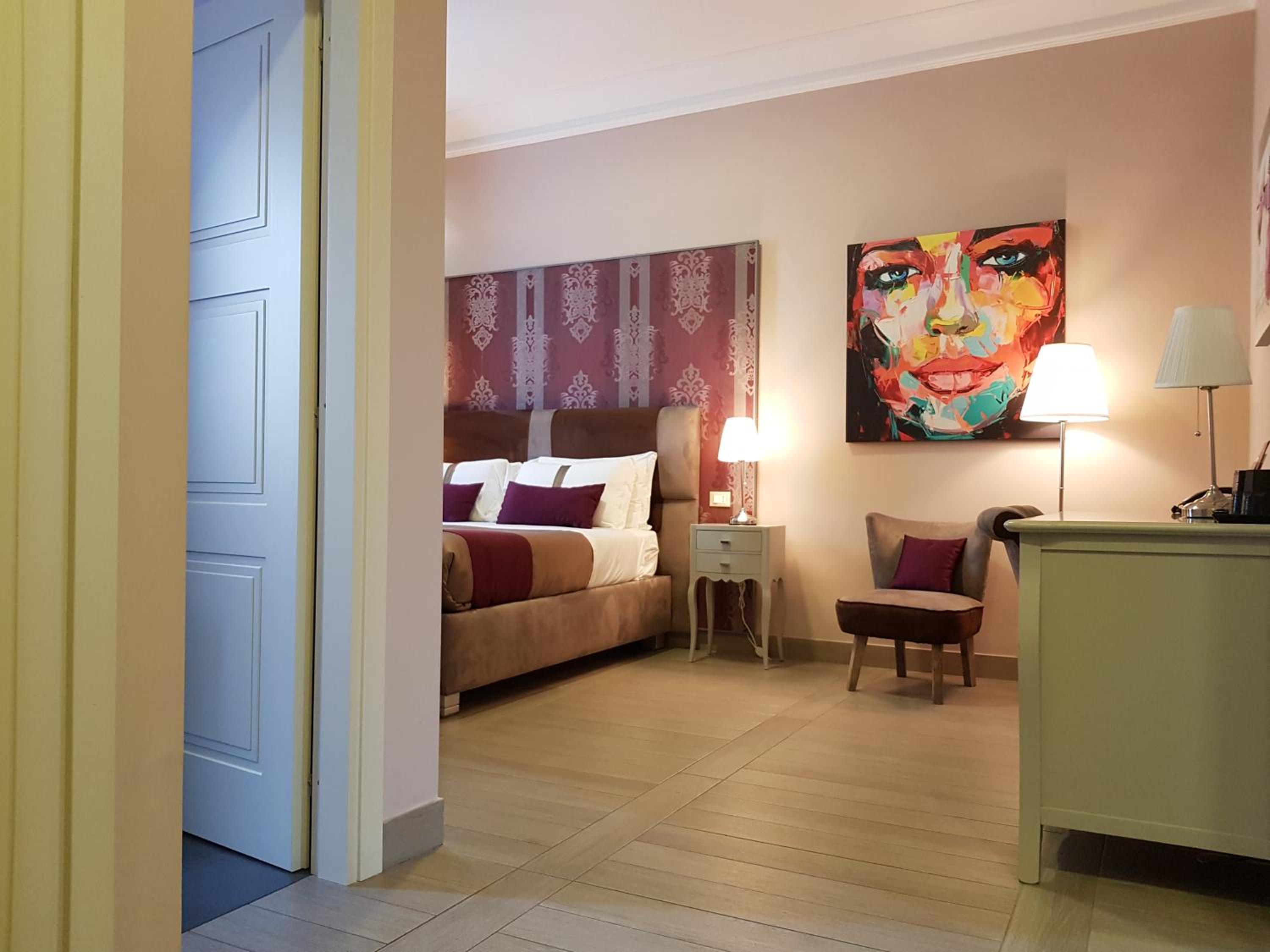 Double Room with Private Bathroom - Photo 3