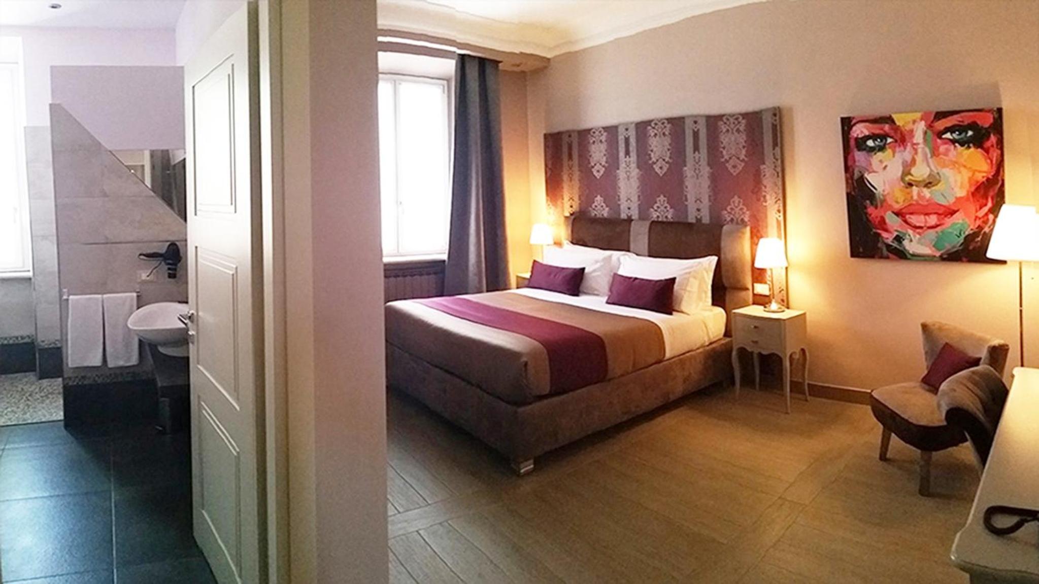 Double Room with Private Bathroom - Photo 5
