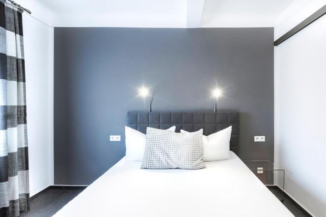 Single Room with Private Bathroom photo 1