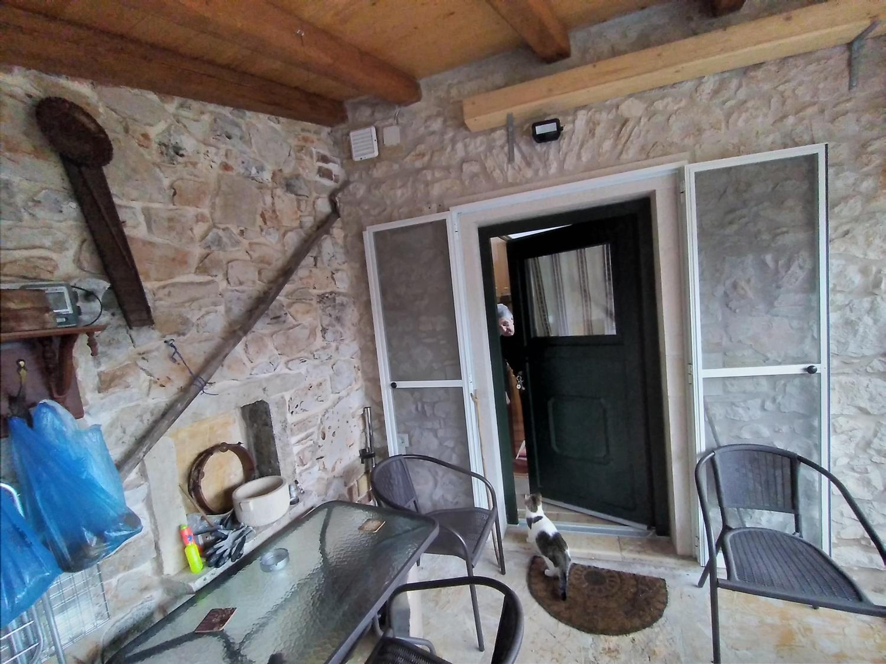 One-Bedroom House - Photo 14