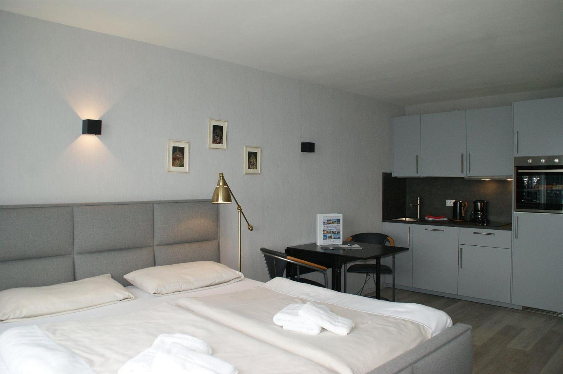 Apartment with Shower photo 1