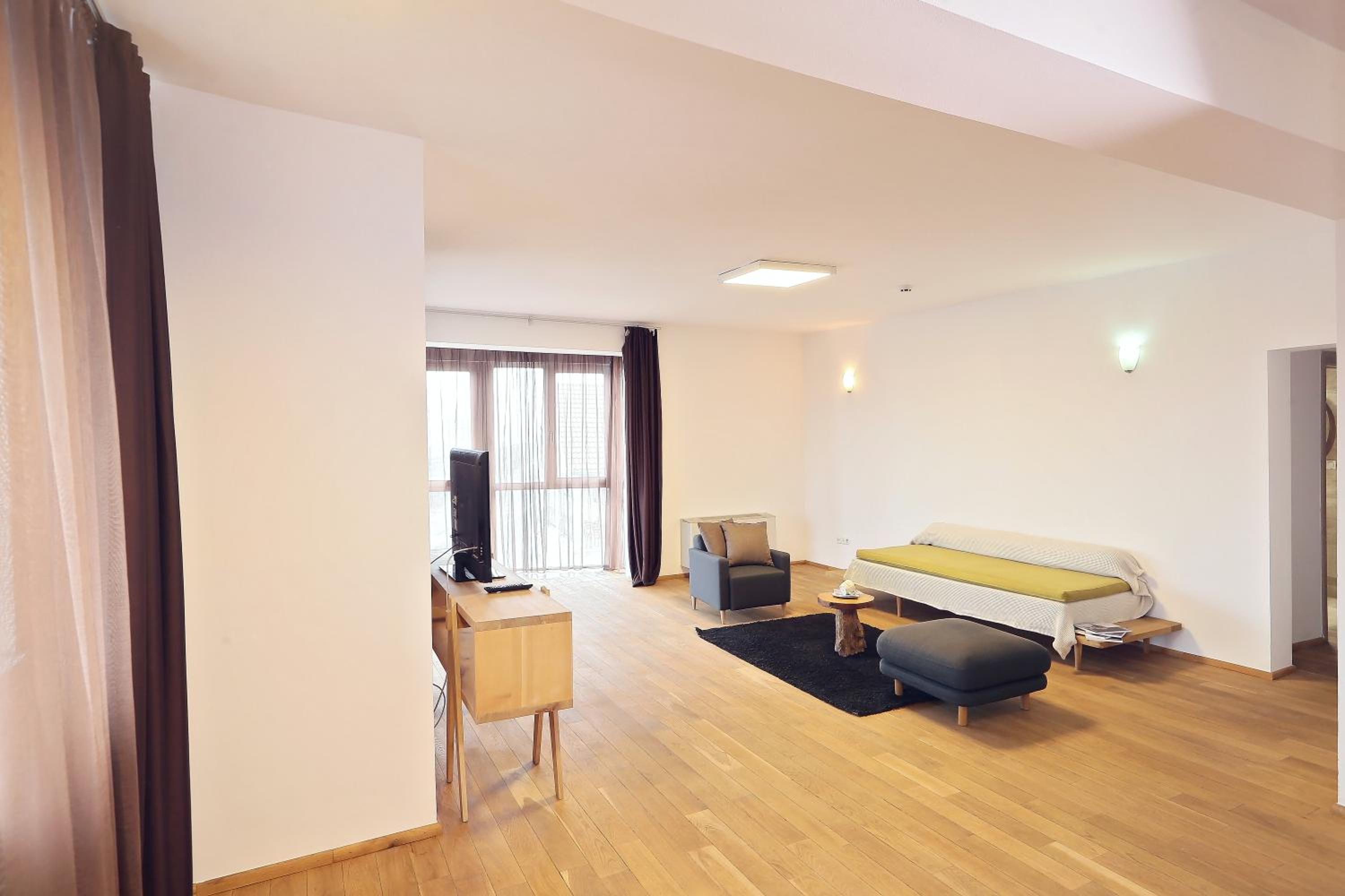 Business Apartment - Photo 12