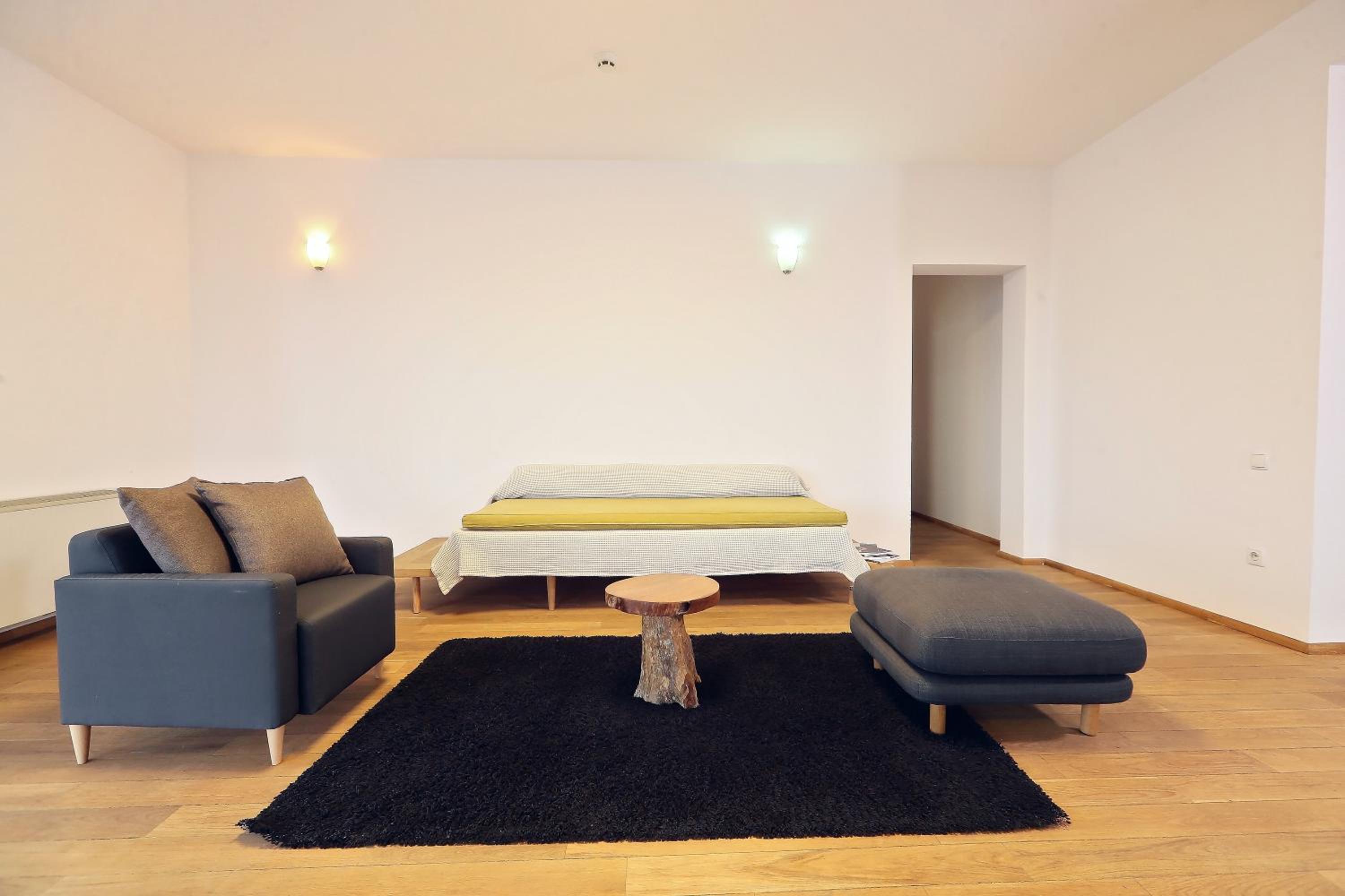 Business Apartment - Photo 9