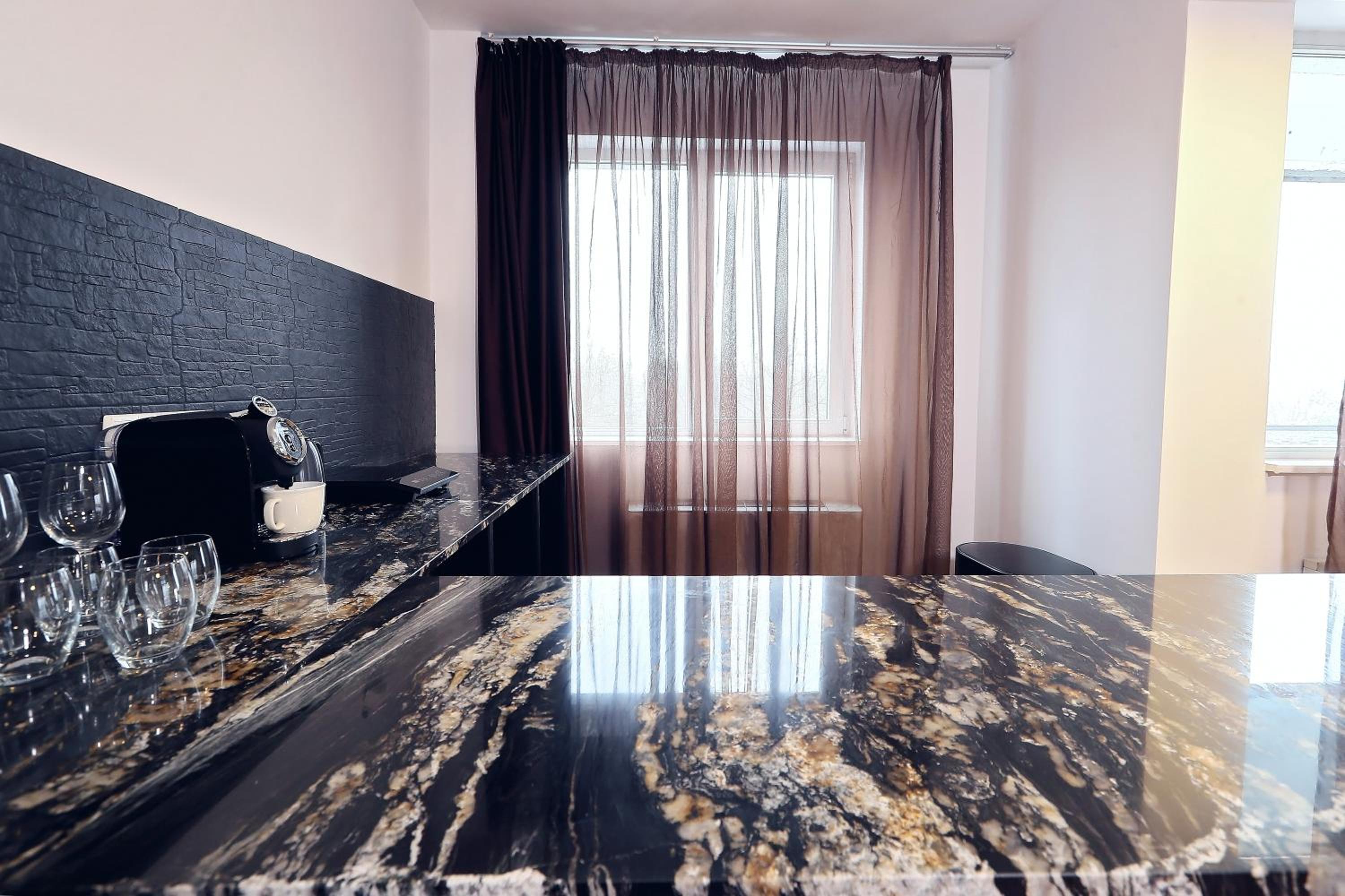 Business Apartment - Photo 21