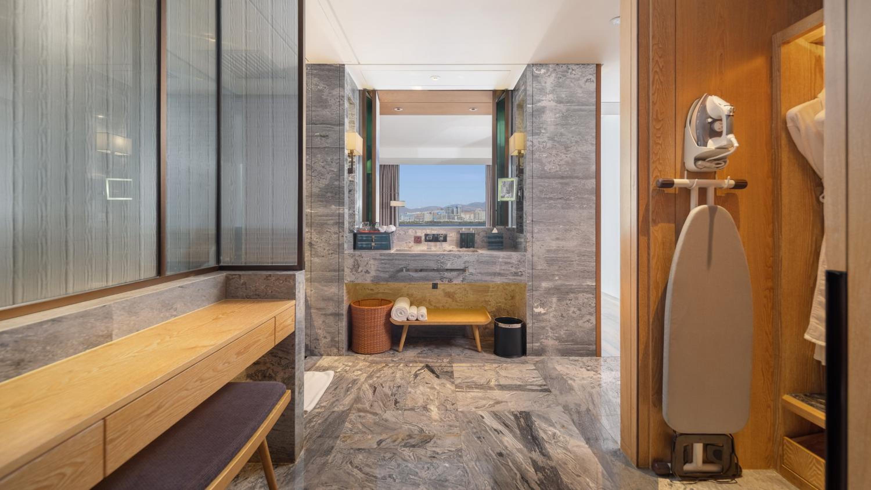 Standard Double Room with Two Double Beds and Lake View