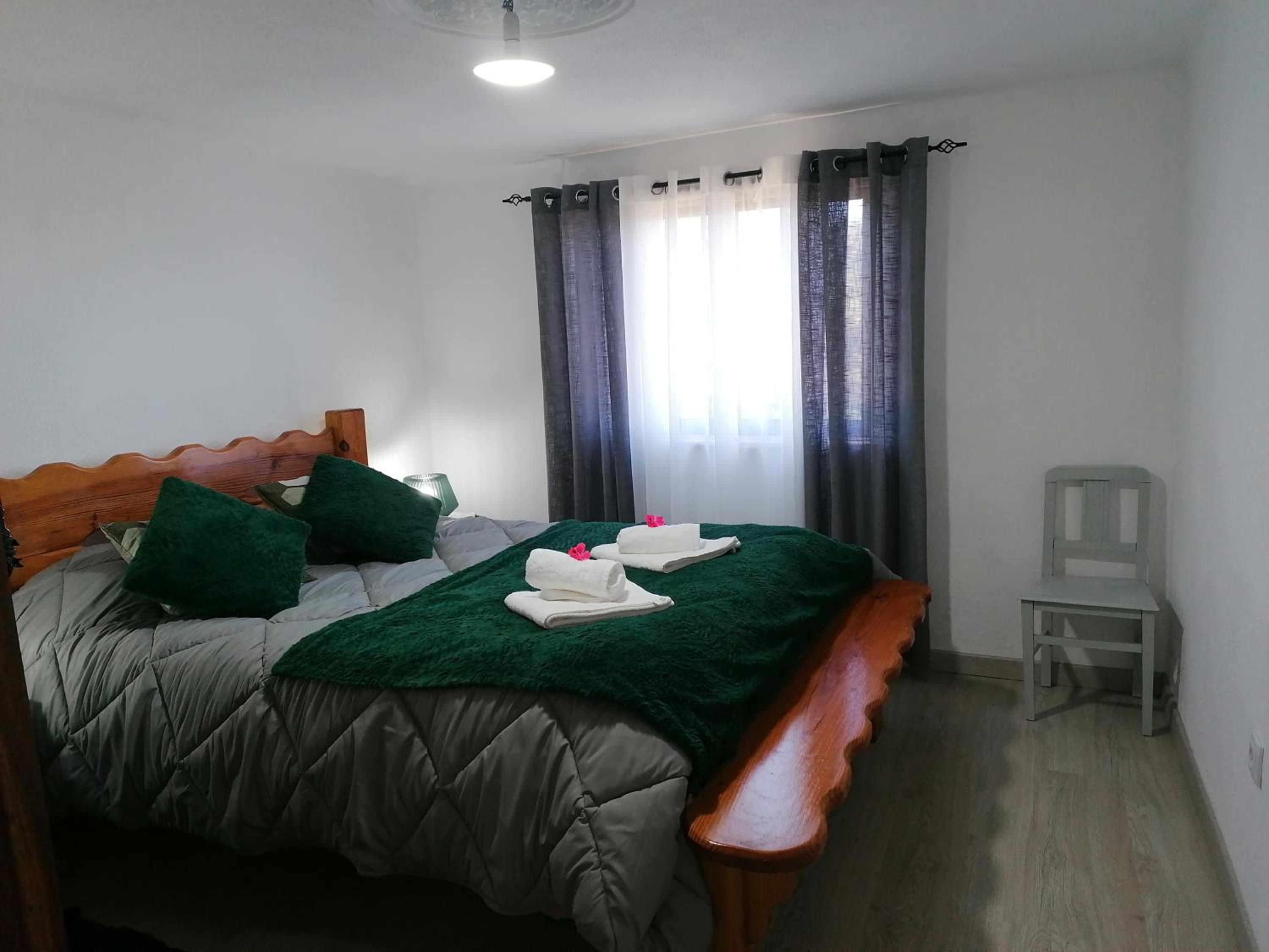 Three-Bedroom House - Photo 8