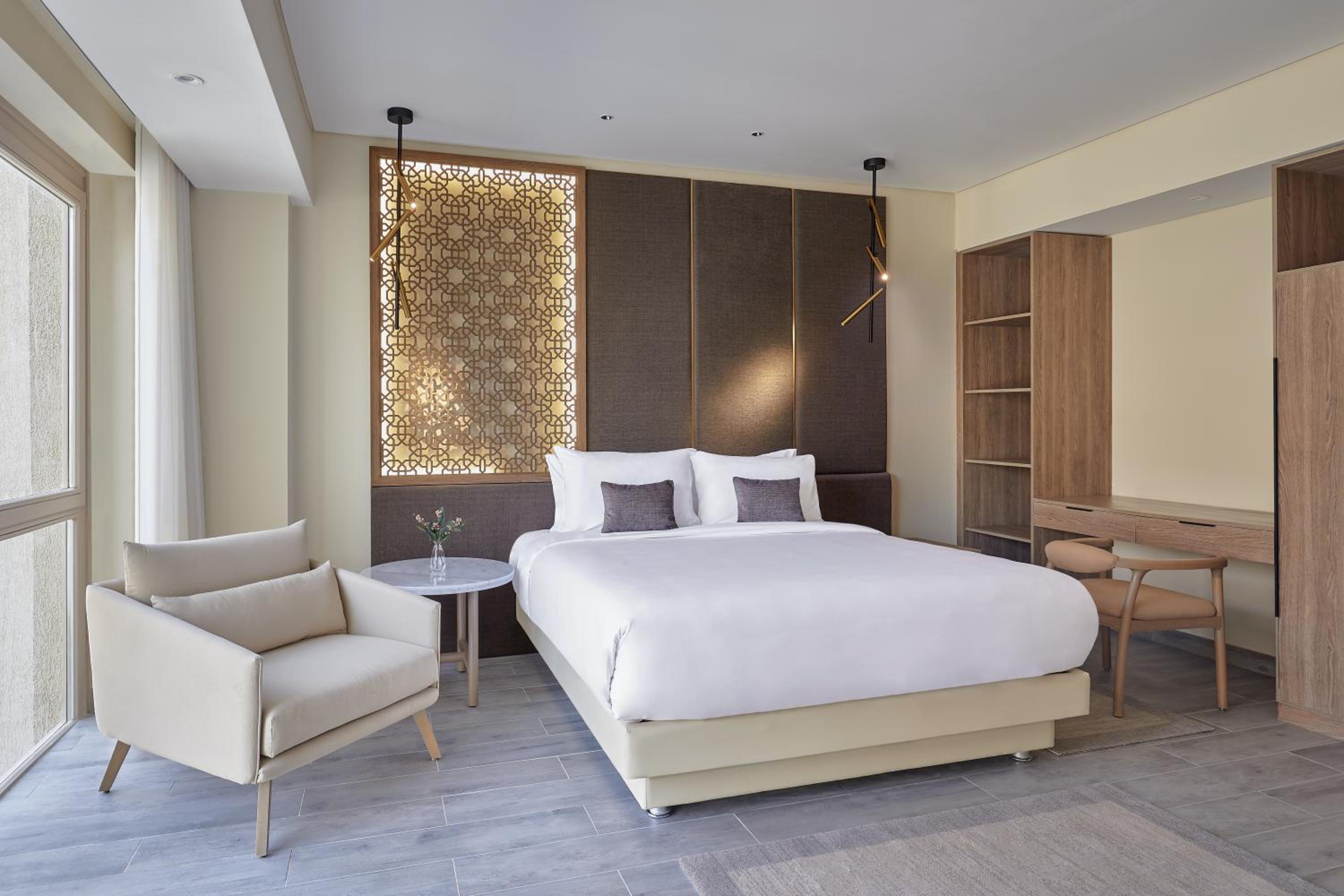 Deluxe King Room