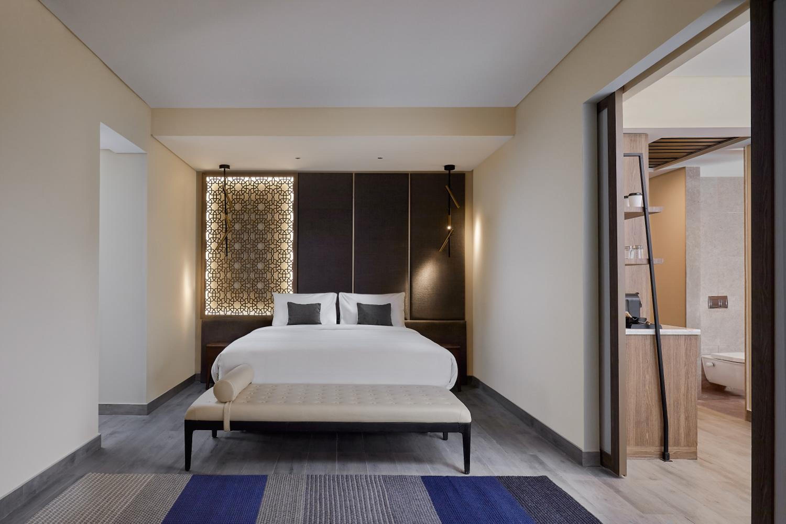 Family King Suite - Photo 7