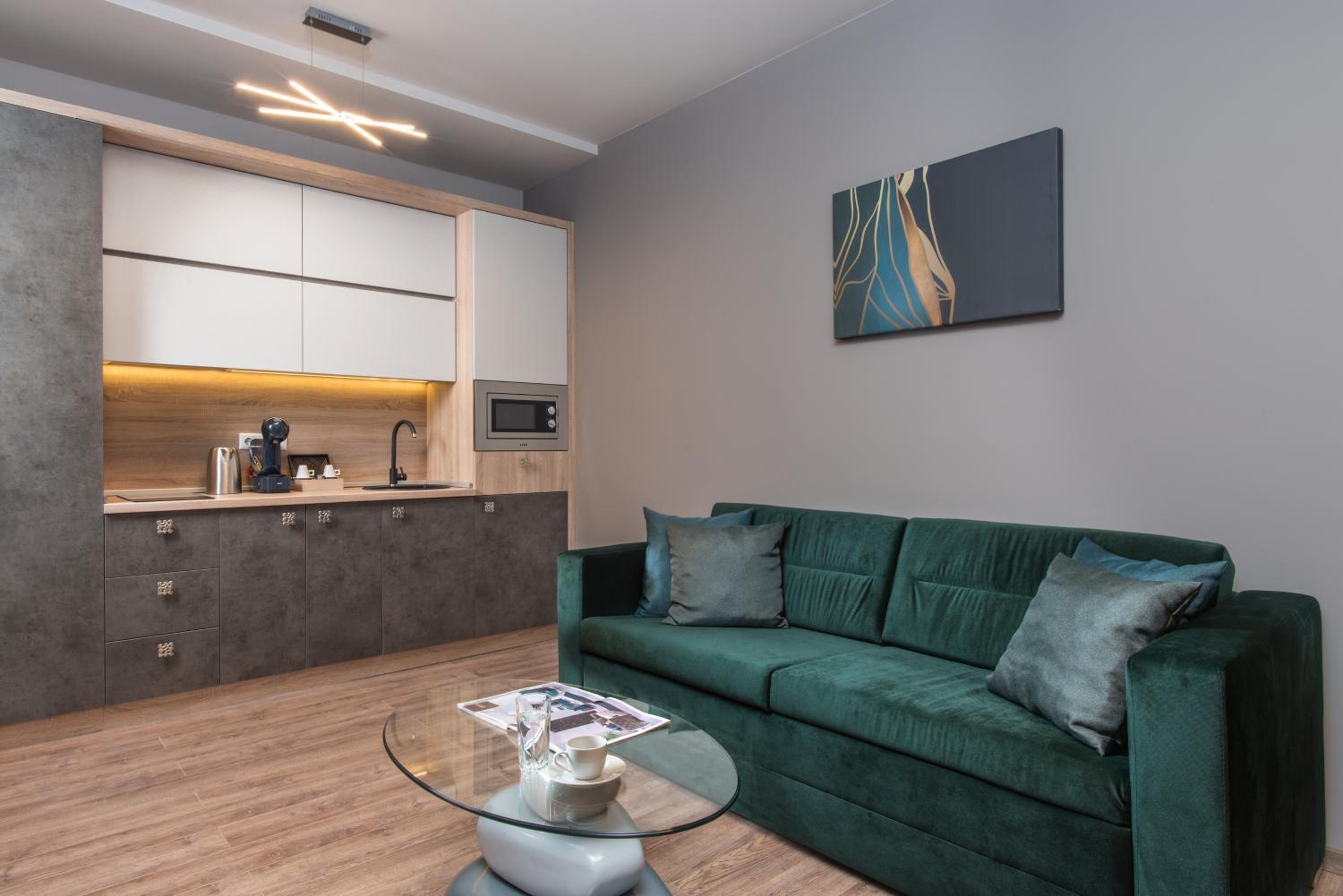 One-Bedroom Apartment - Photo 3