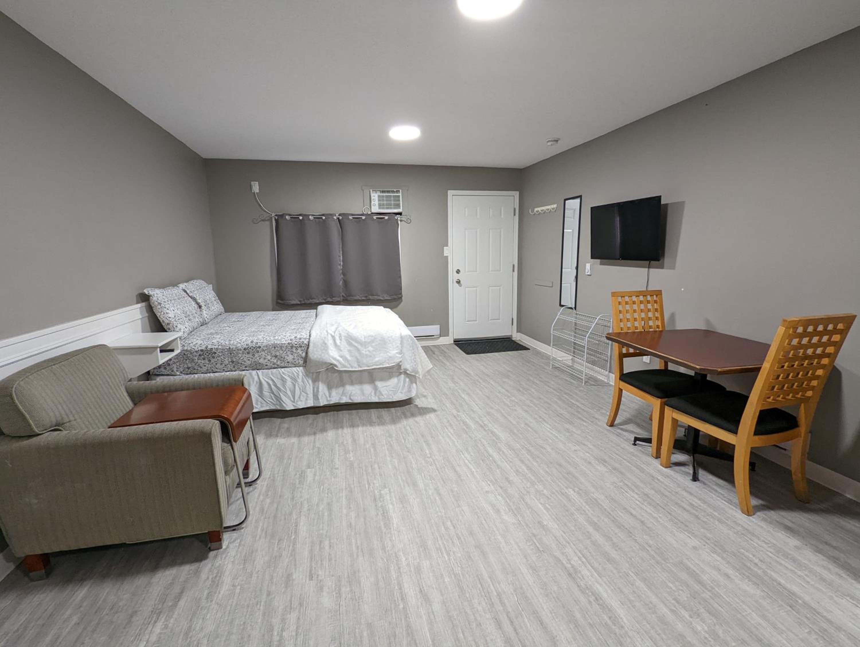 Queen Suite photo 1
