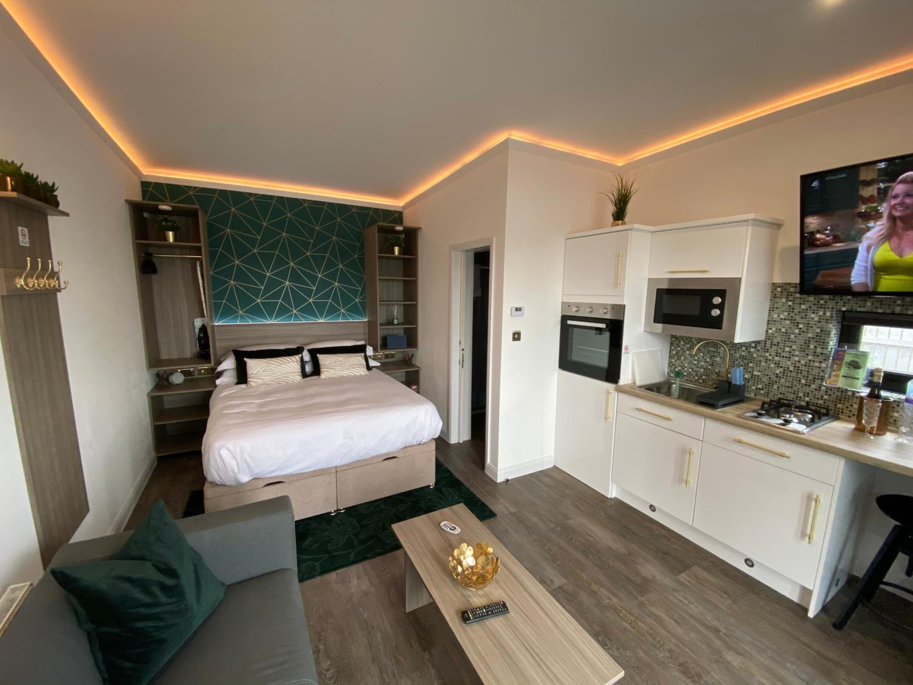 Lakeside pod 6