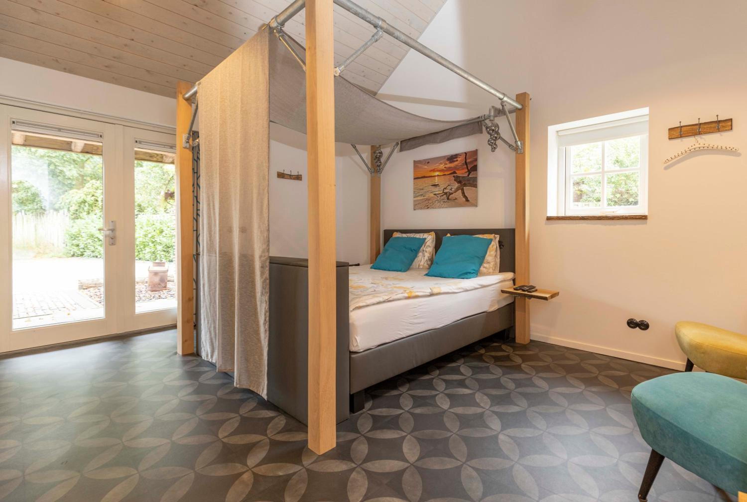 Deluxe Double Room with Shower
