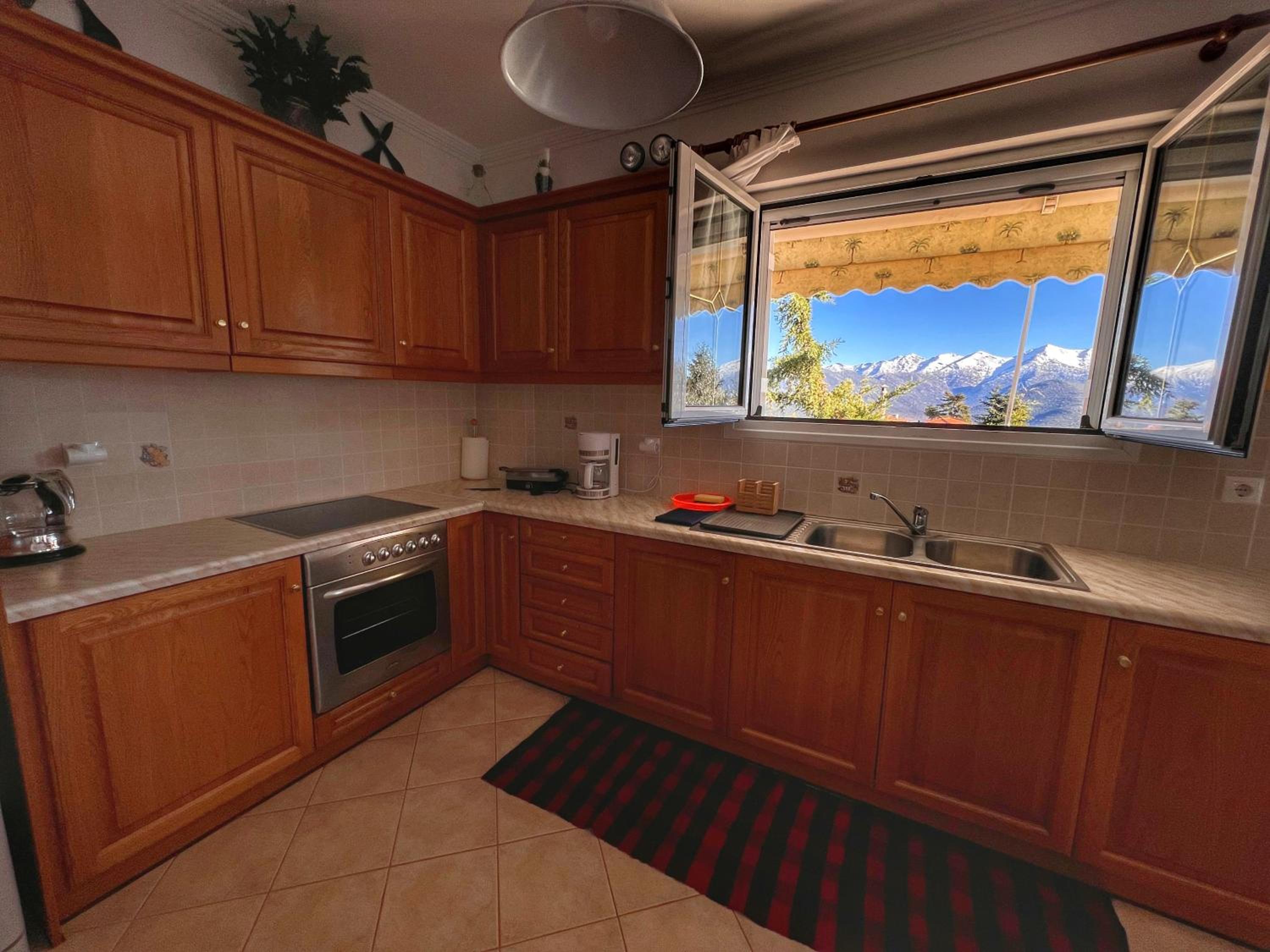 Three-Bedroom Apartment - Photo 8