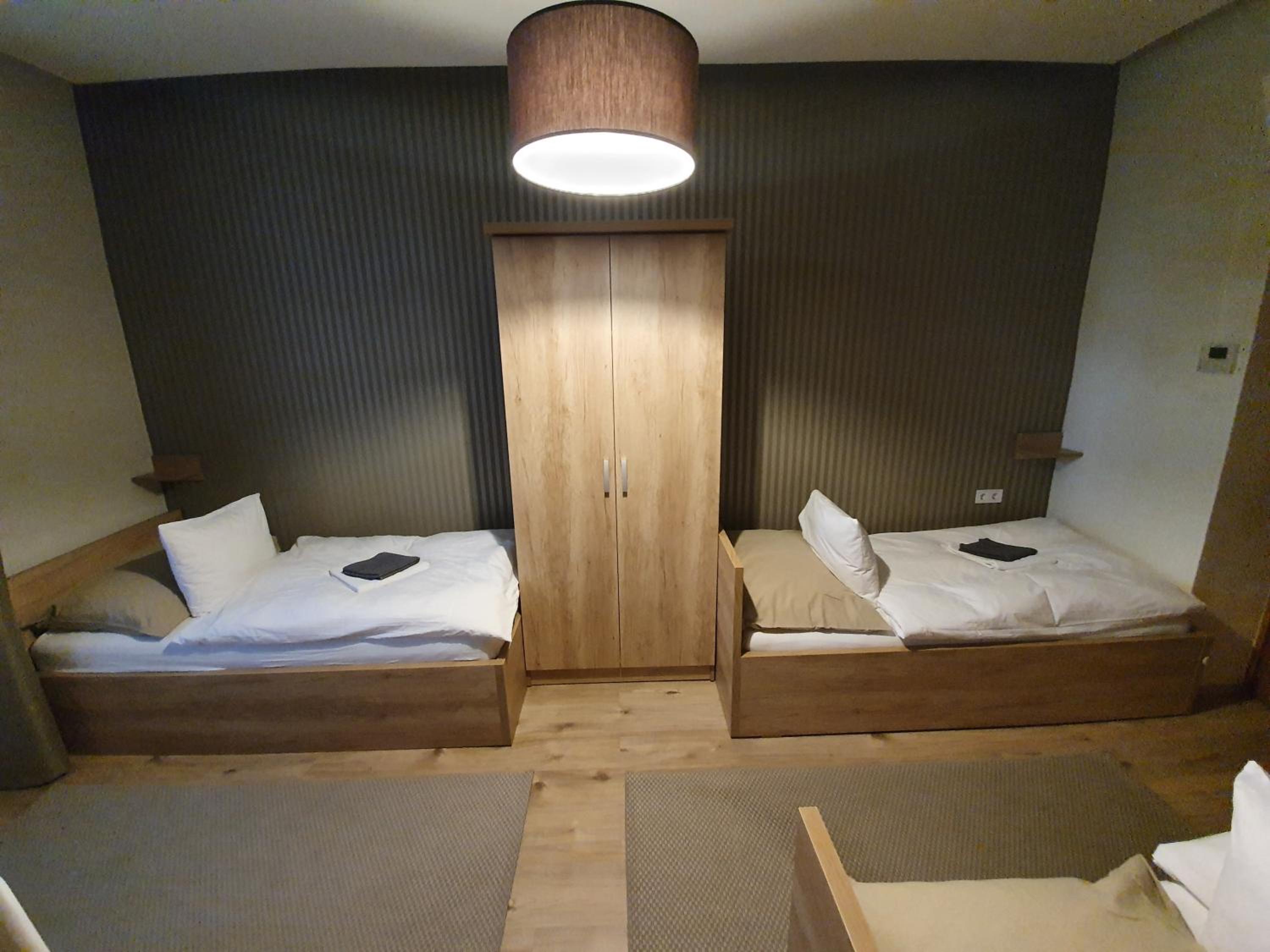 Triple Room with Bathroom - Photo 4