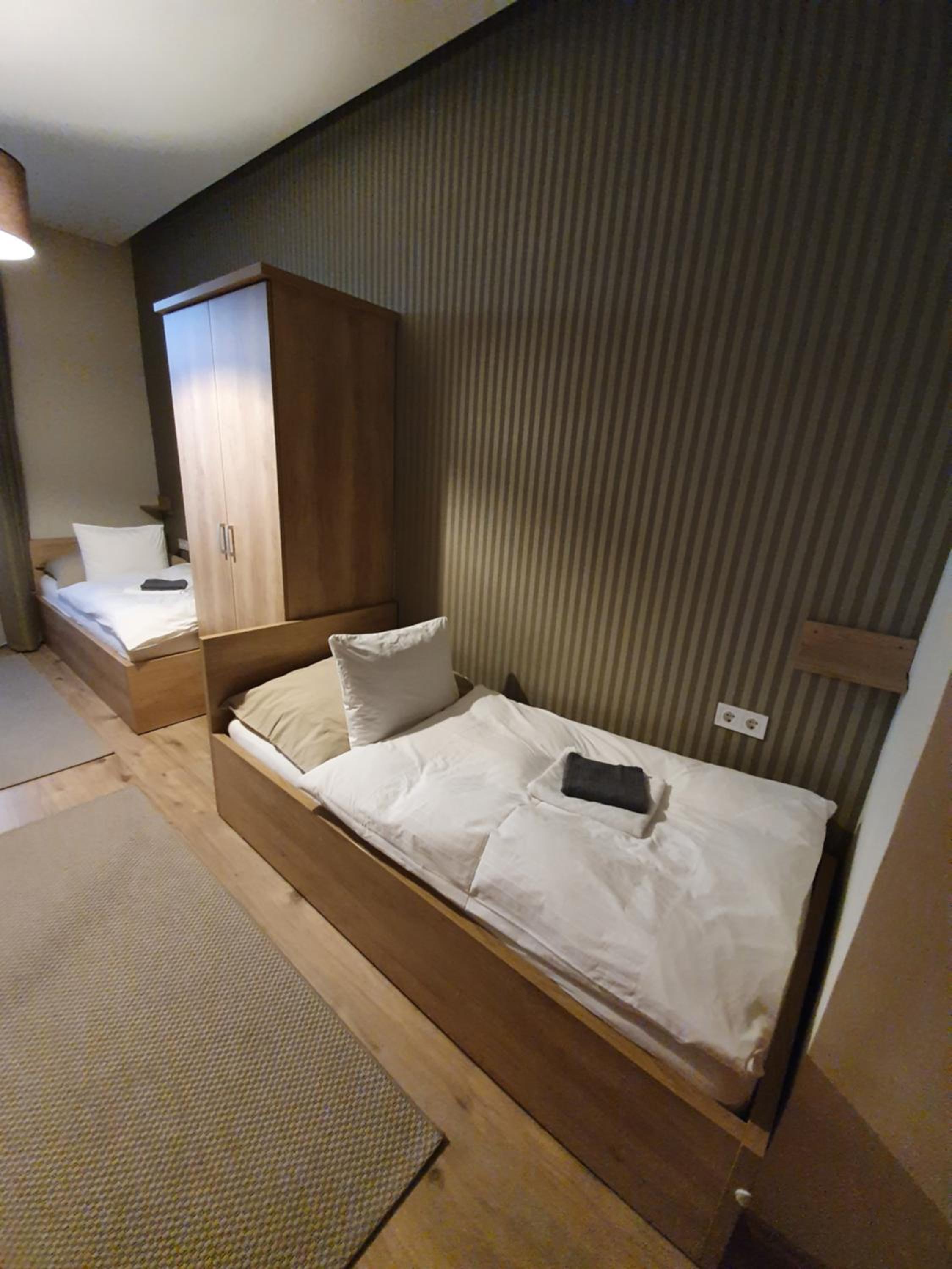 Triple Room with Bathroom - Photo 5