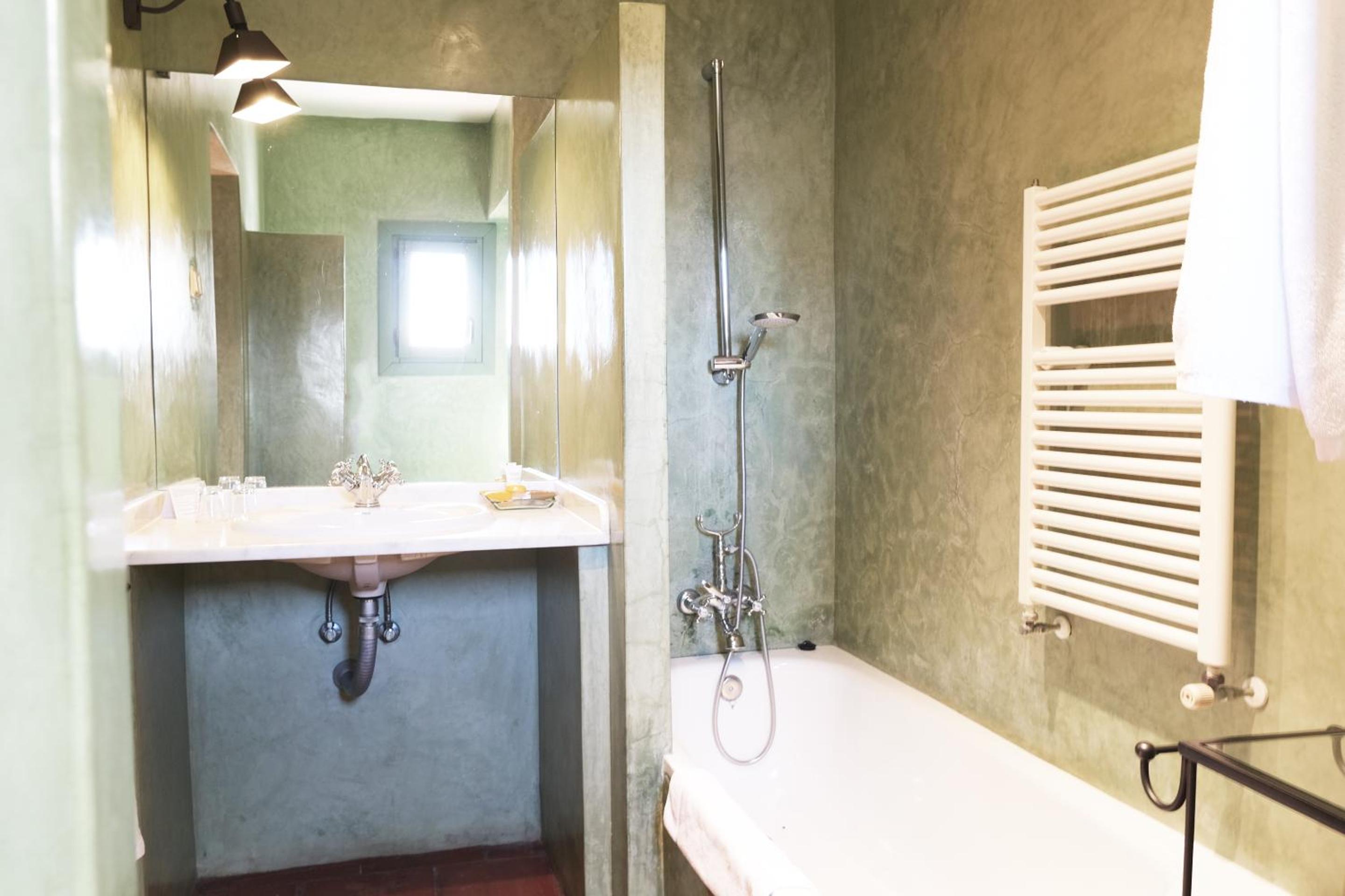 Junior Suite with Terrace - Photo 3