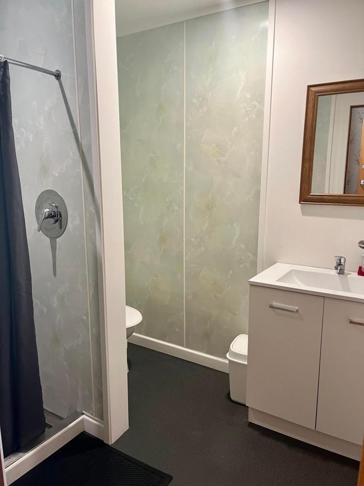 Queen Room photo 3