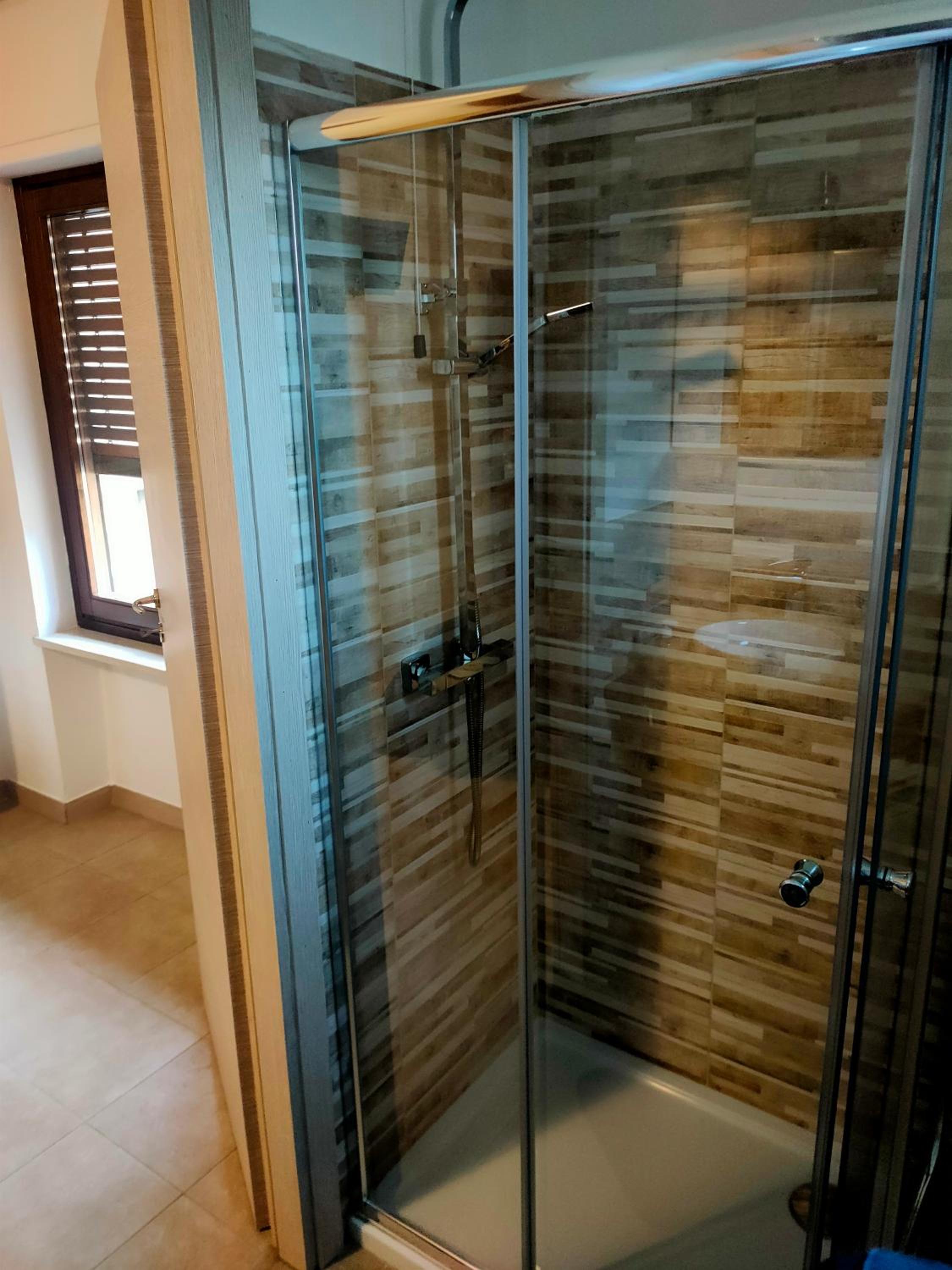 Deluxe Double or Twin Room - Photo 5