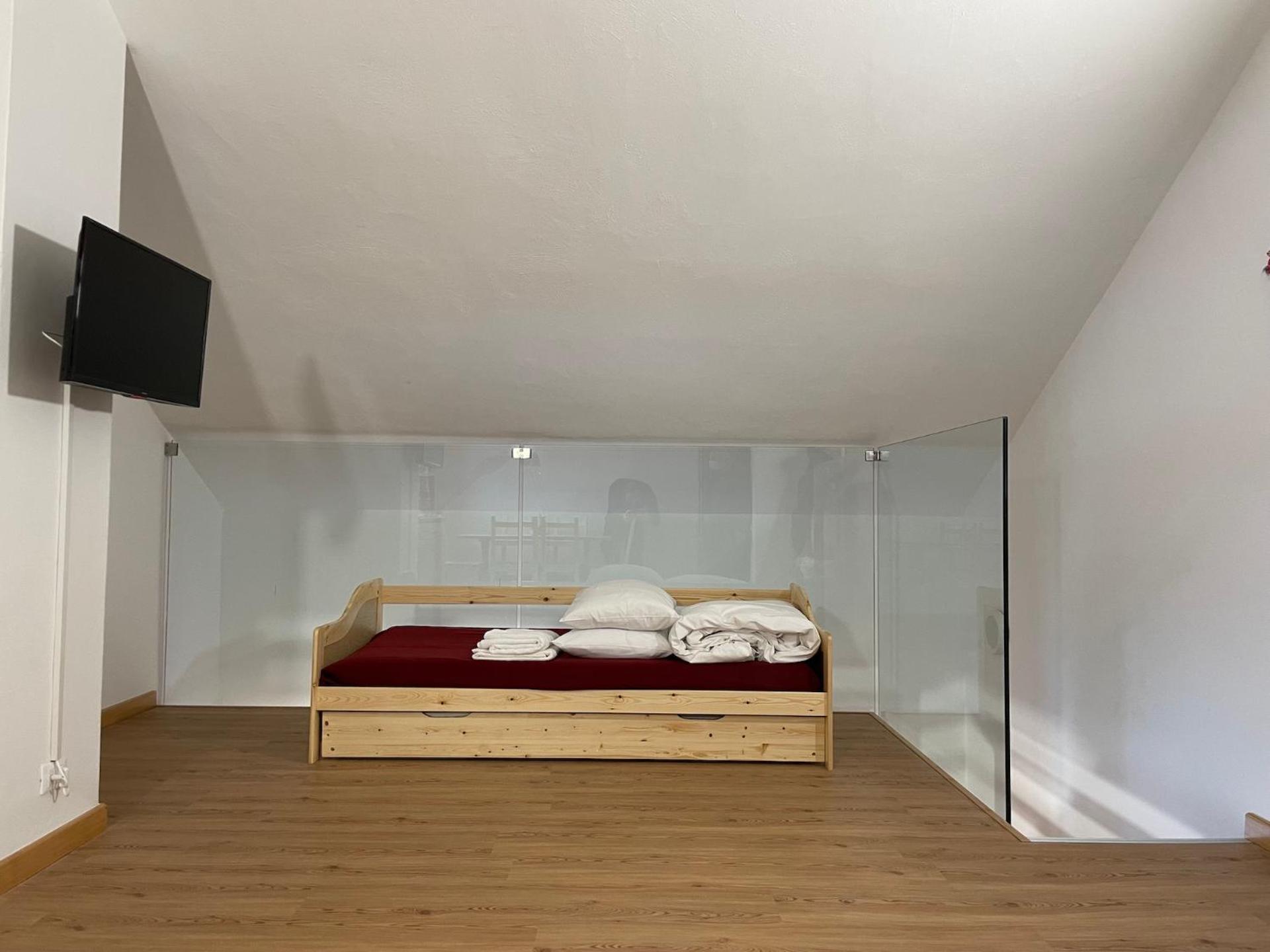 One-Bedroom Apartment photo 2