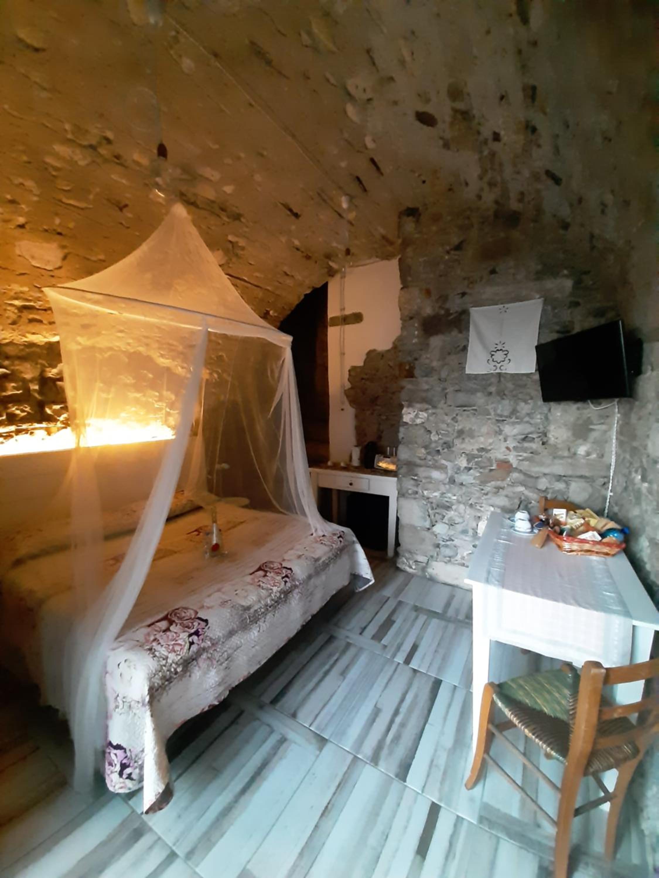 King Room with Spa Bath - Photo 14