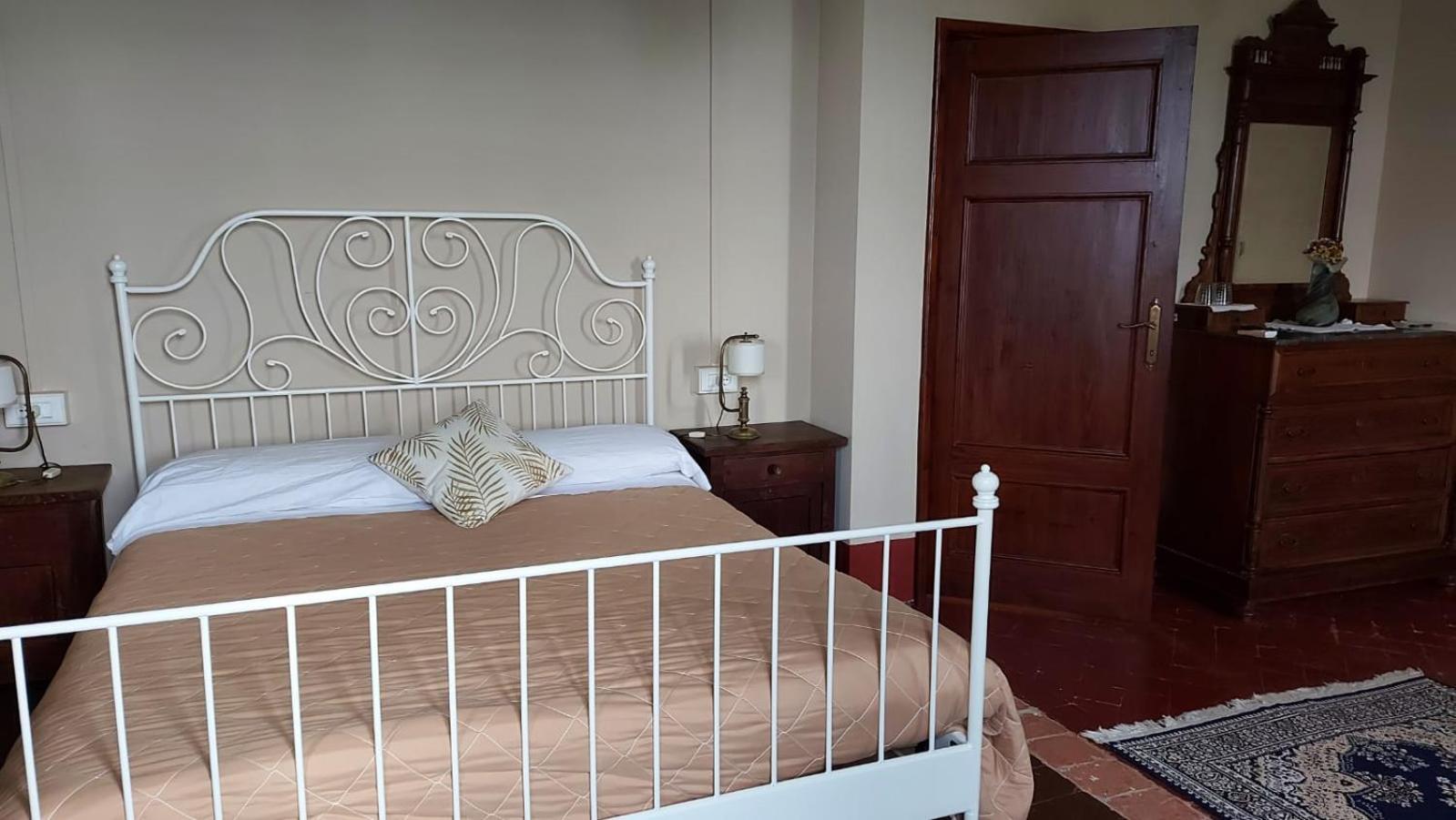 Deluxe Double Room with Shower photo 3