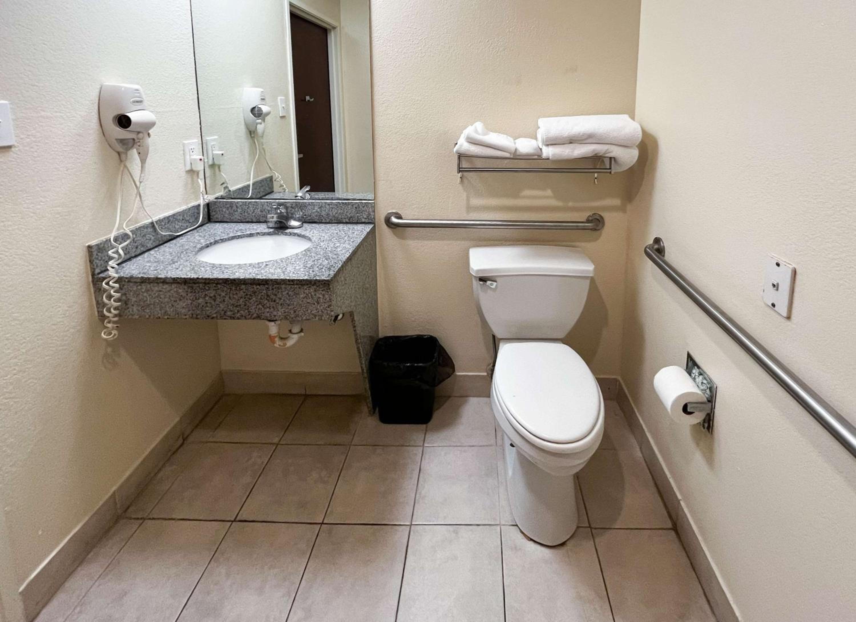 King Room - Disability Access - Non-Smoking photo 2