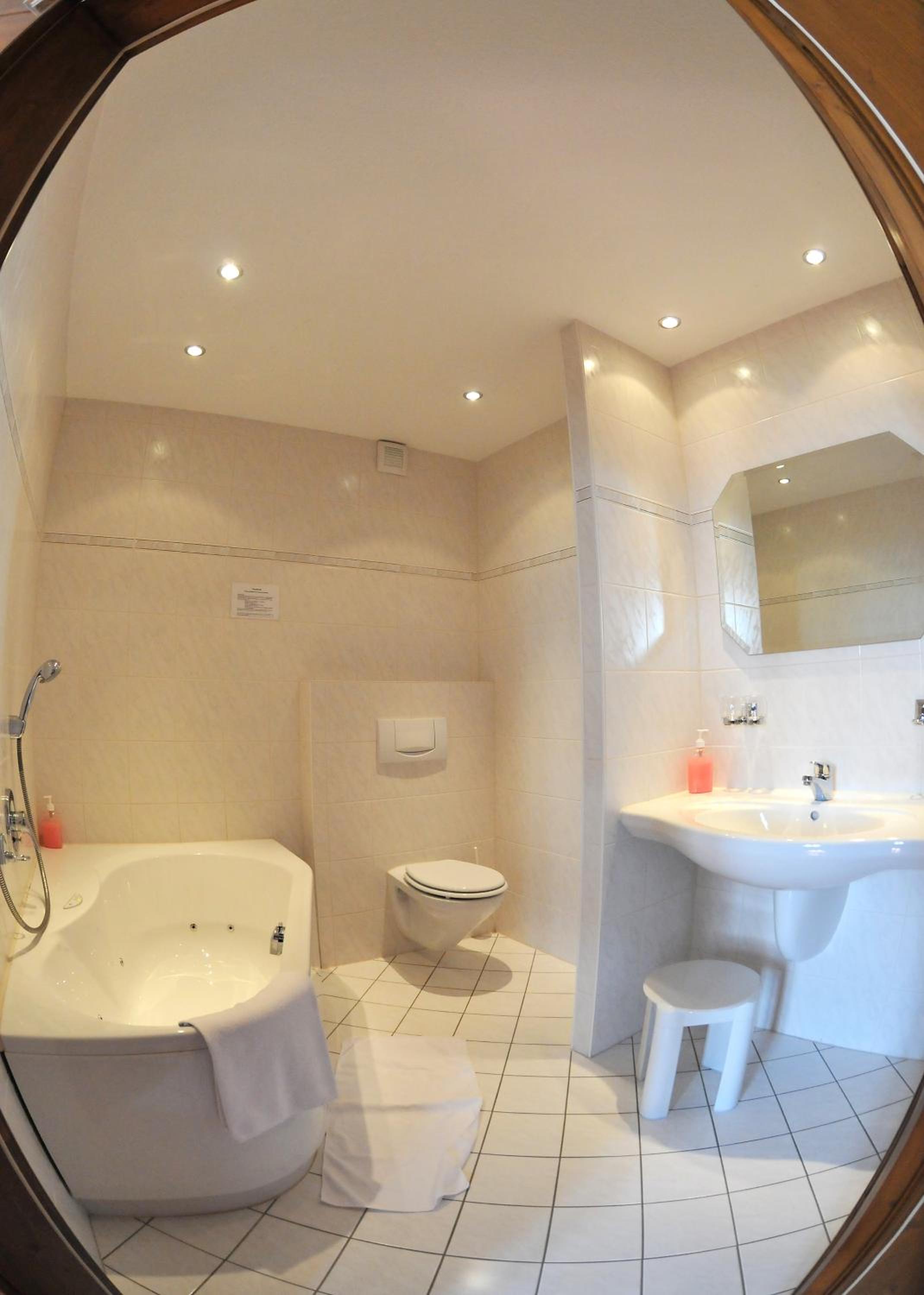 Honeymoon Room - Photo 2