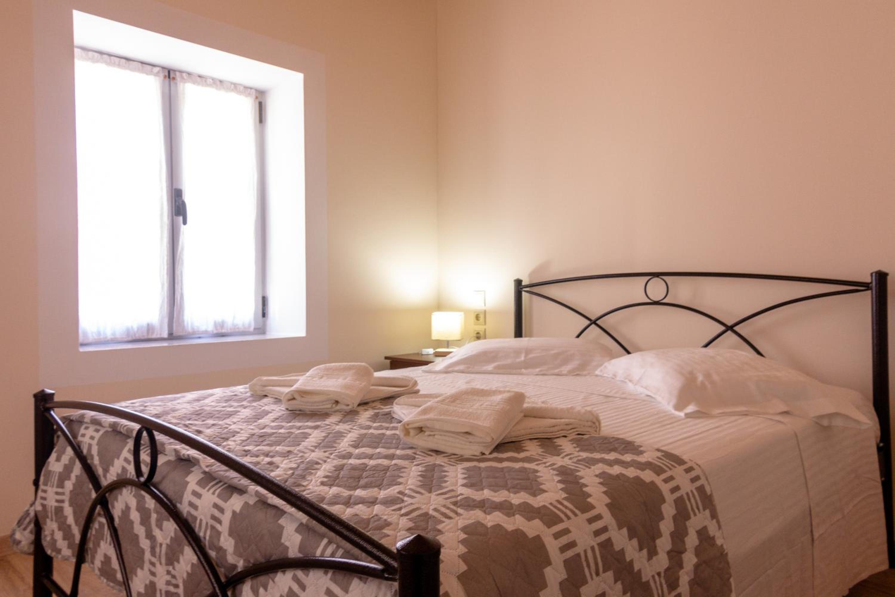 Two-Bedroom Apartment - Photo 2