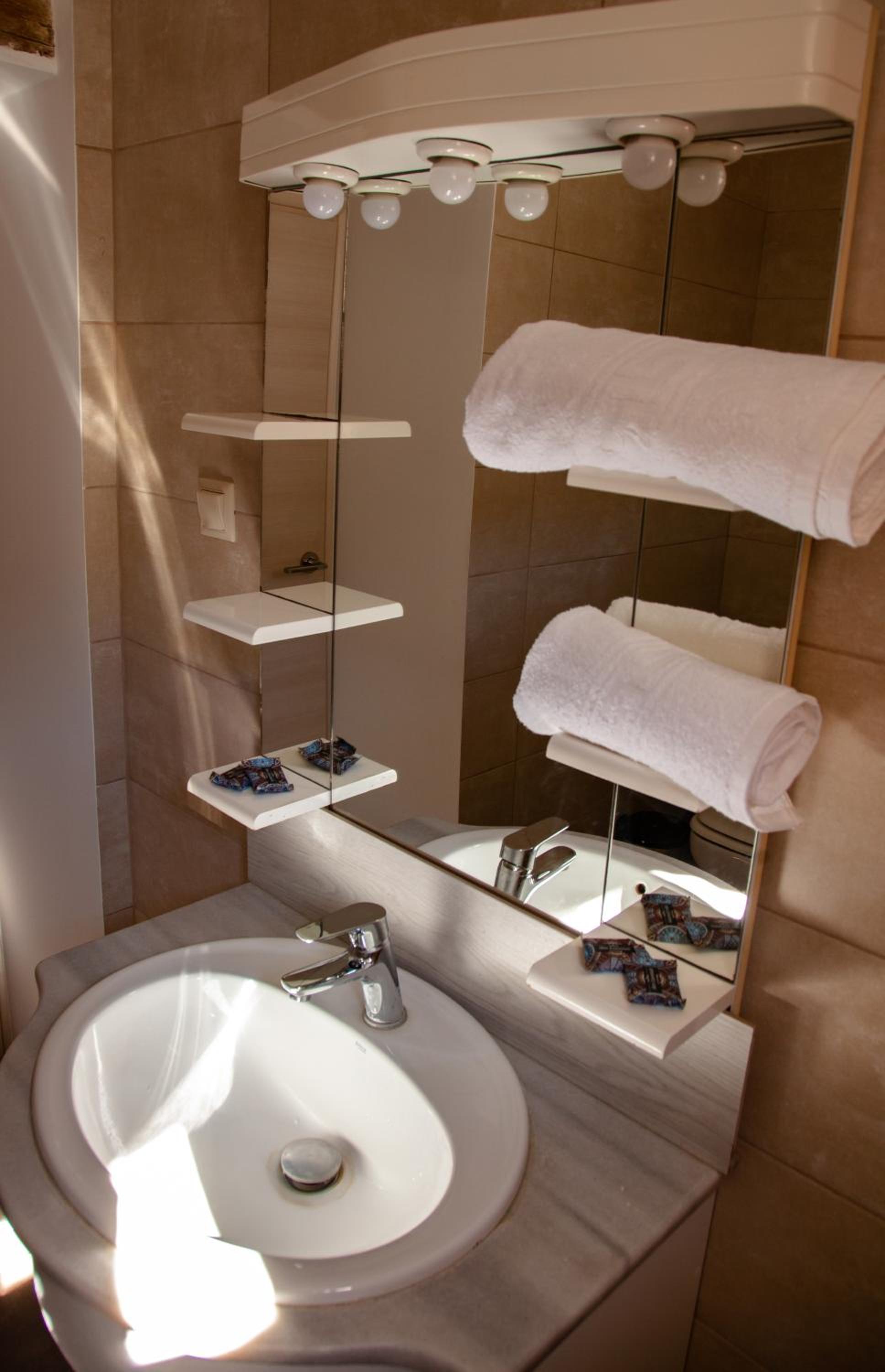 Two-Bedroom Apartment - Photo 4